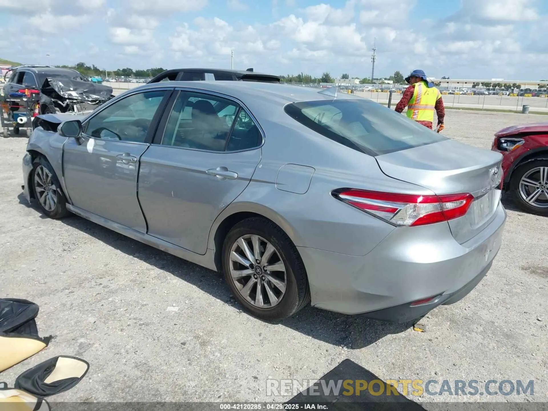 1 Photograph of a damaged car 4T1B11HK3KU166084 TOYOTA CAMRY 2019