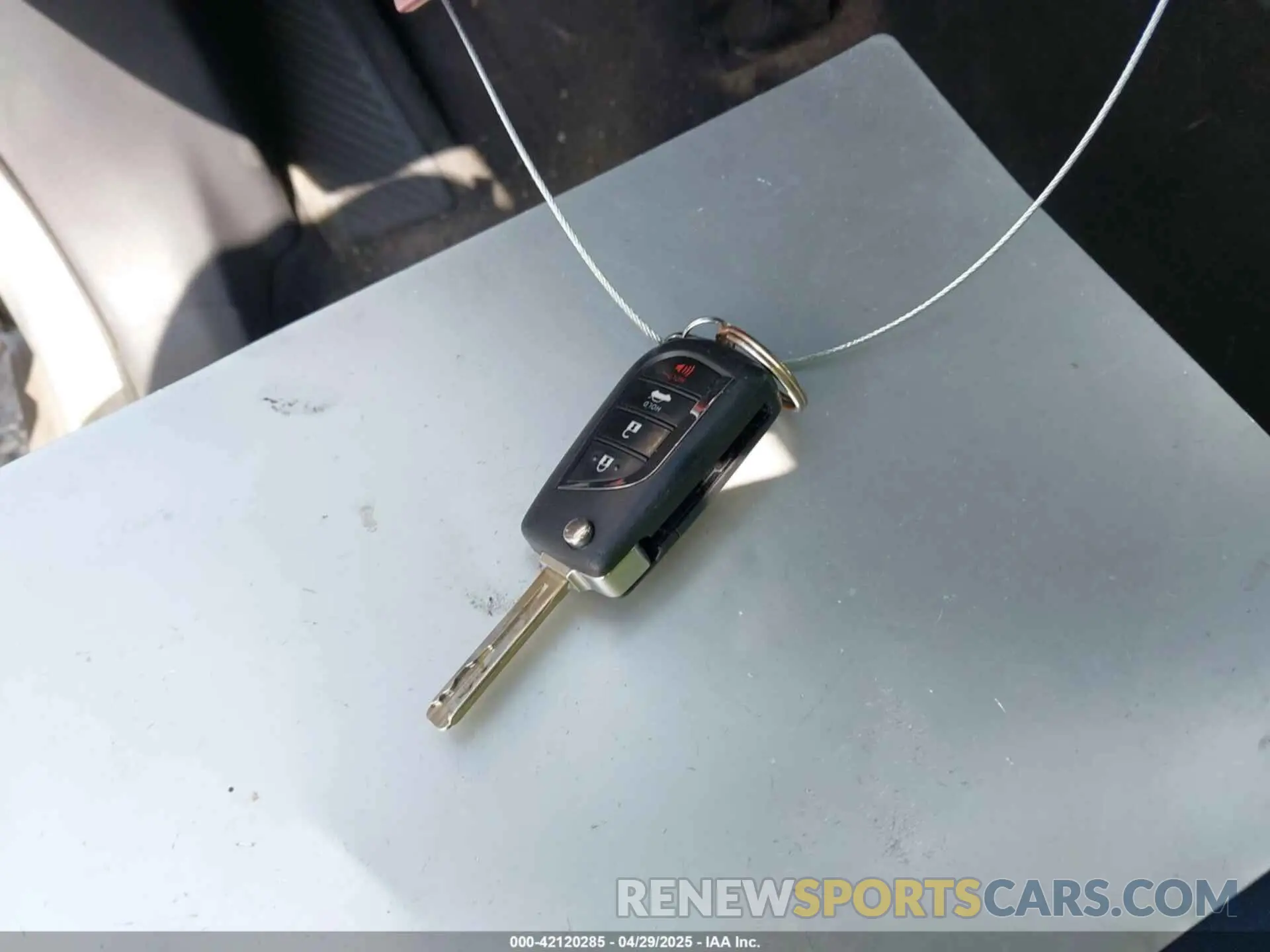 11 Photograph of a damaged car 4T1B11HK3KU166084 TOYOTA CAMRY 2019