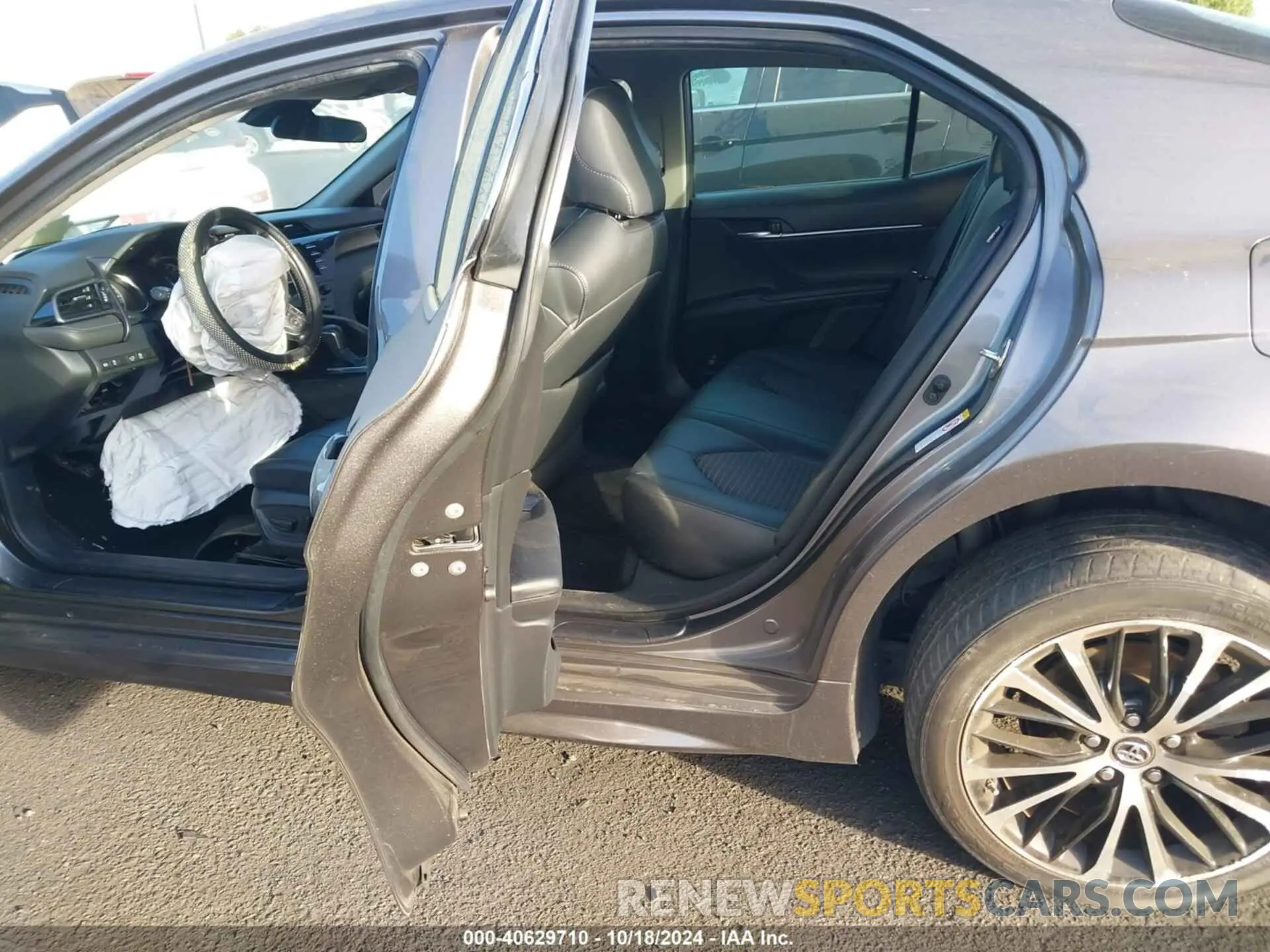 8 Фотография поврежденного автомобиля 4T1B11HK3KU166148 TOYOTA CAMRY 2019