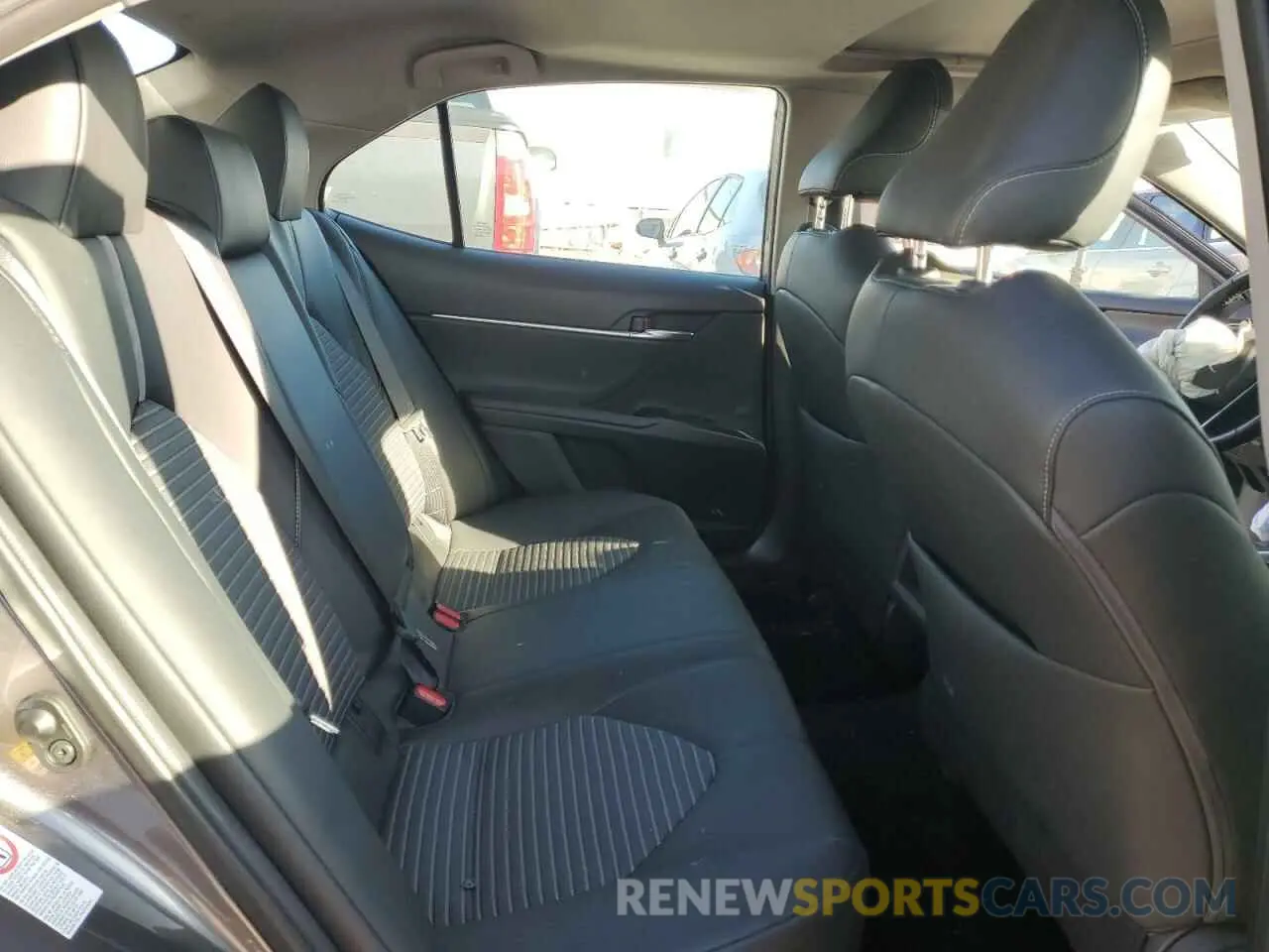 10 Photograph of a damaged car 4T1B11HK3KU168711 TOYOTA CAMRY 2019