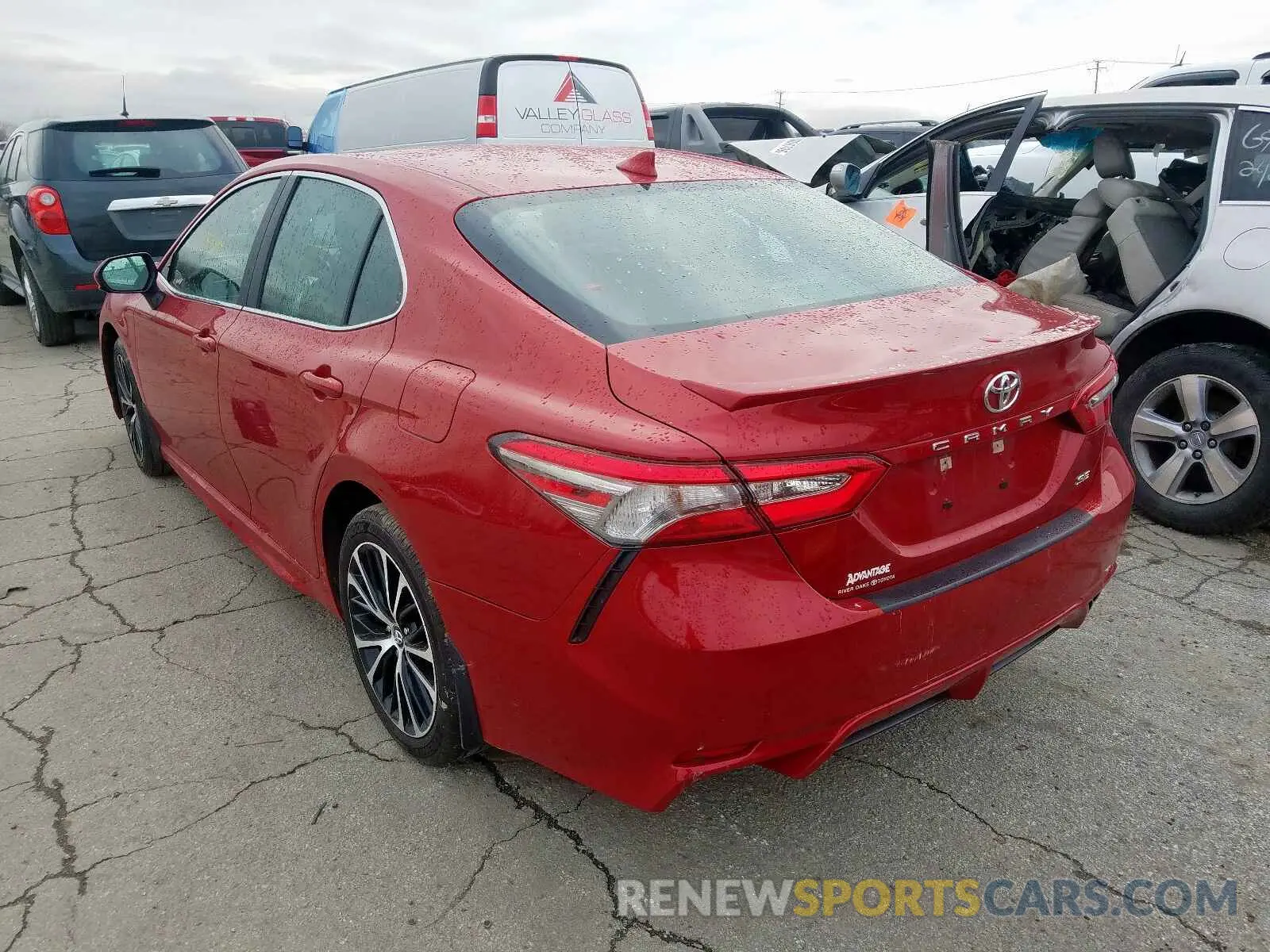 3 Photograph of a damaged car 4T1B11HK3KU172385 TOYOTA CAMRY 2019