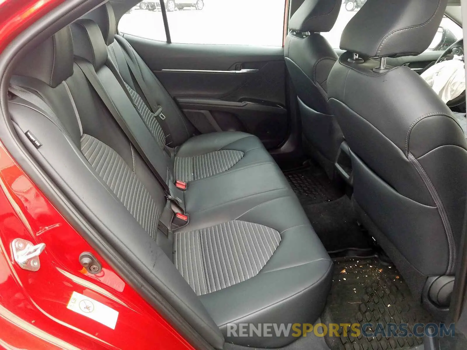 6 Photograph of a damaged car 4T1B11HK3KU172385 TOYOTA CAMRY 2019