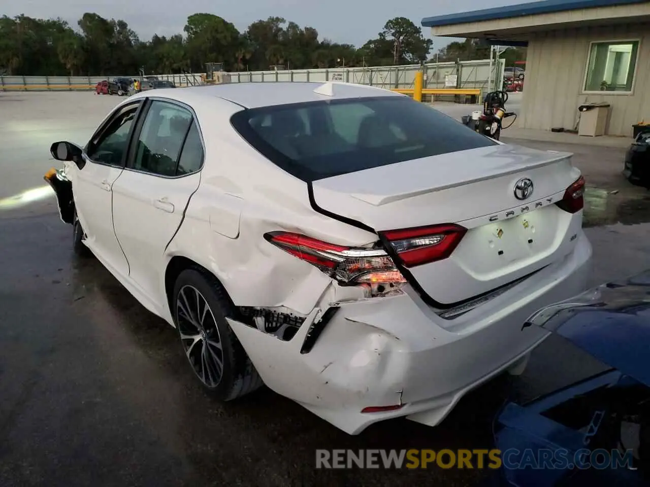 2 Photograph of a damaged car 4T1B11HK3KU182611 TOYOTA CAMRY 2019