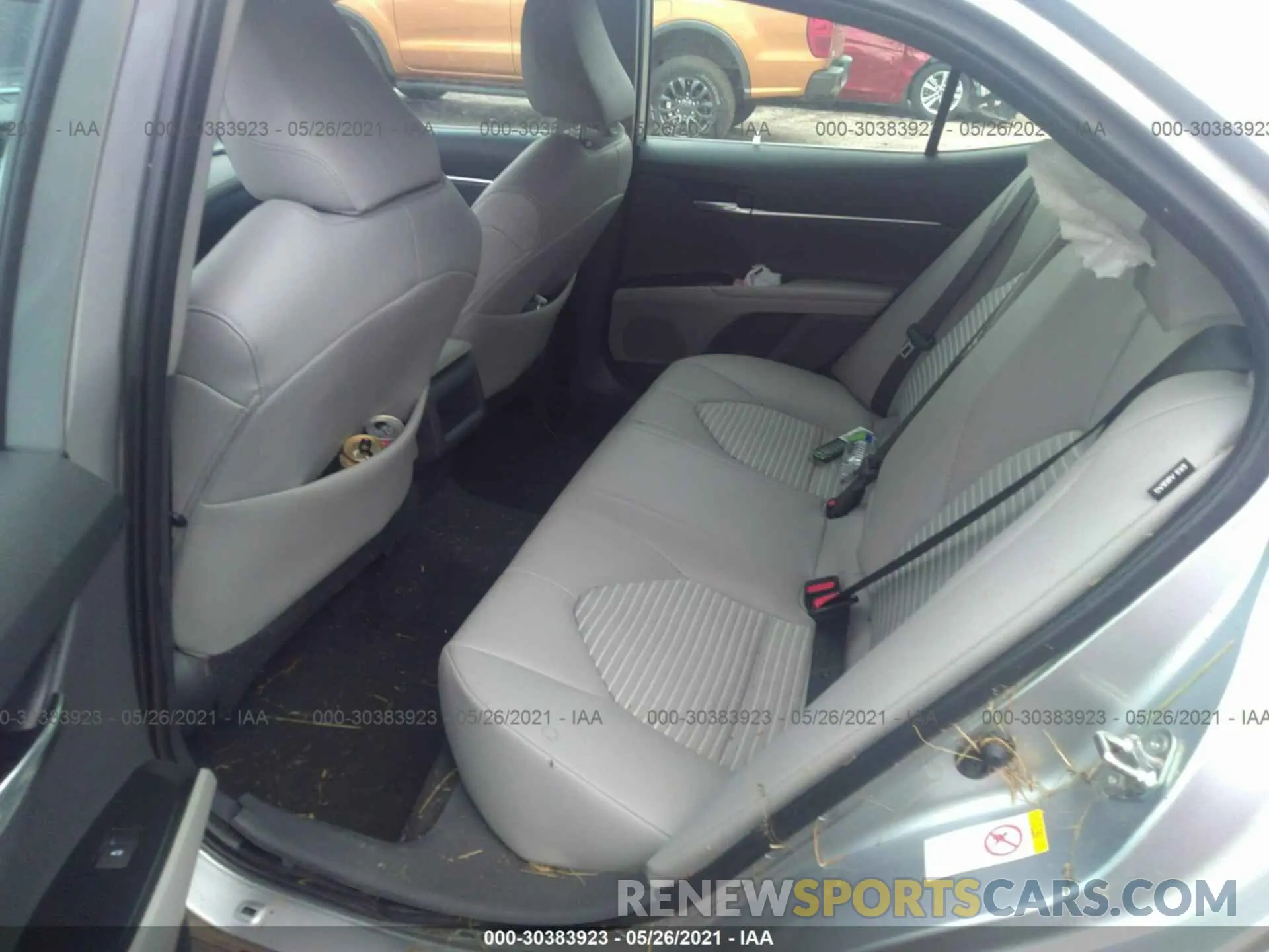 8 Photograph of a damaged car 4T1B11HK3KU189817 TOYOTA CAMRY 2019