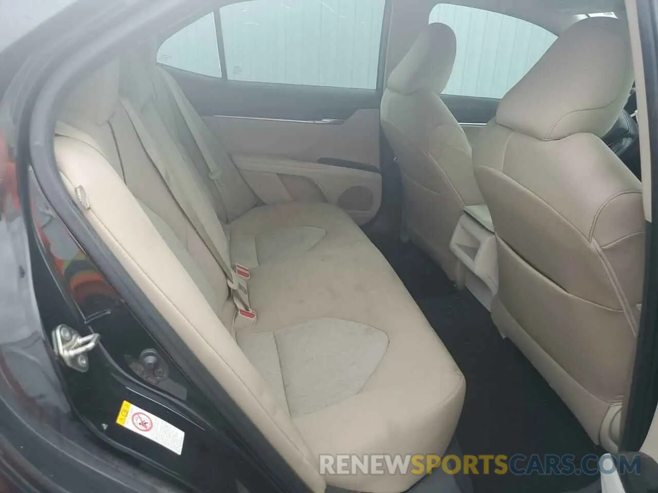 10 Photograph of a damaged car 4T1B11HK3KU192314 TOYOTA CAMRY 2019