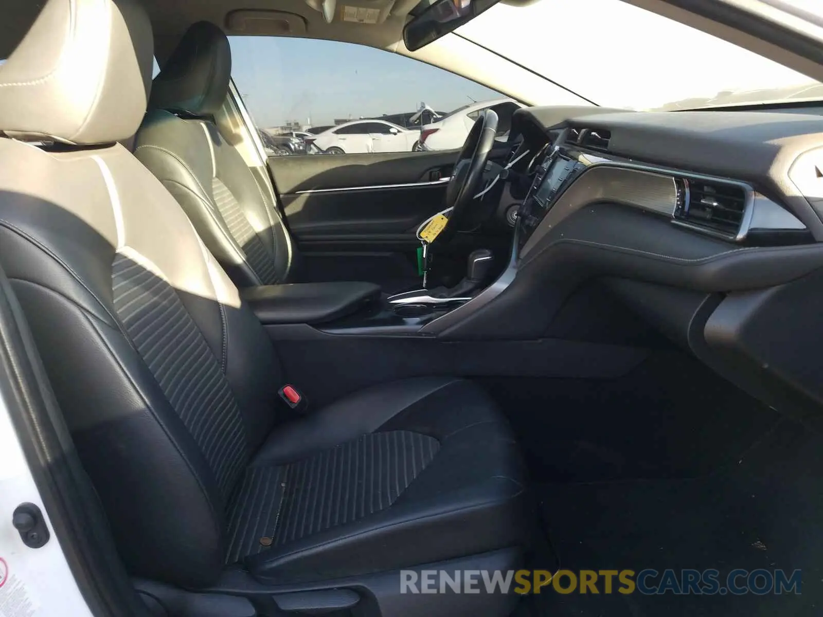5 Photograph of a damaged car 4T1B11HK3KU209113 TOYOTA CAMRY 2019