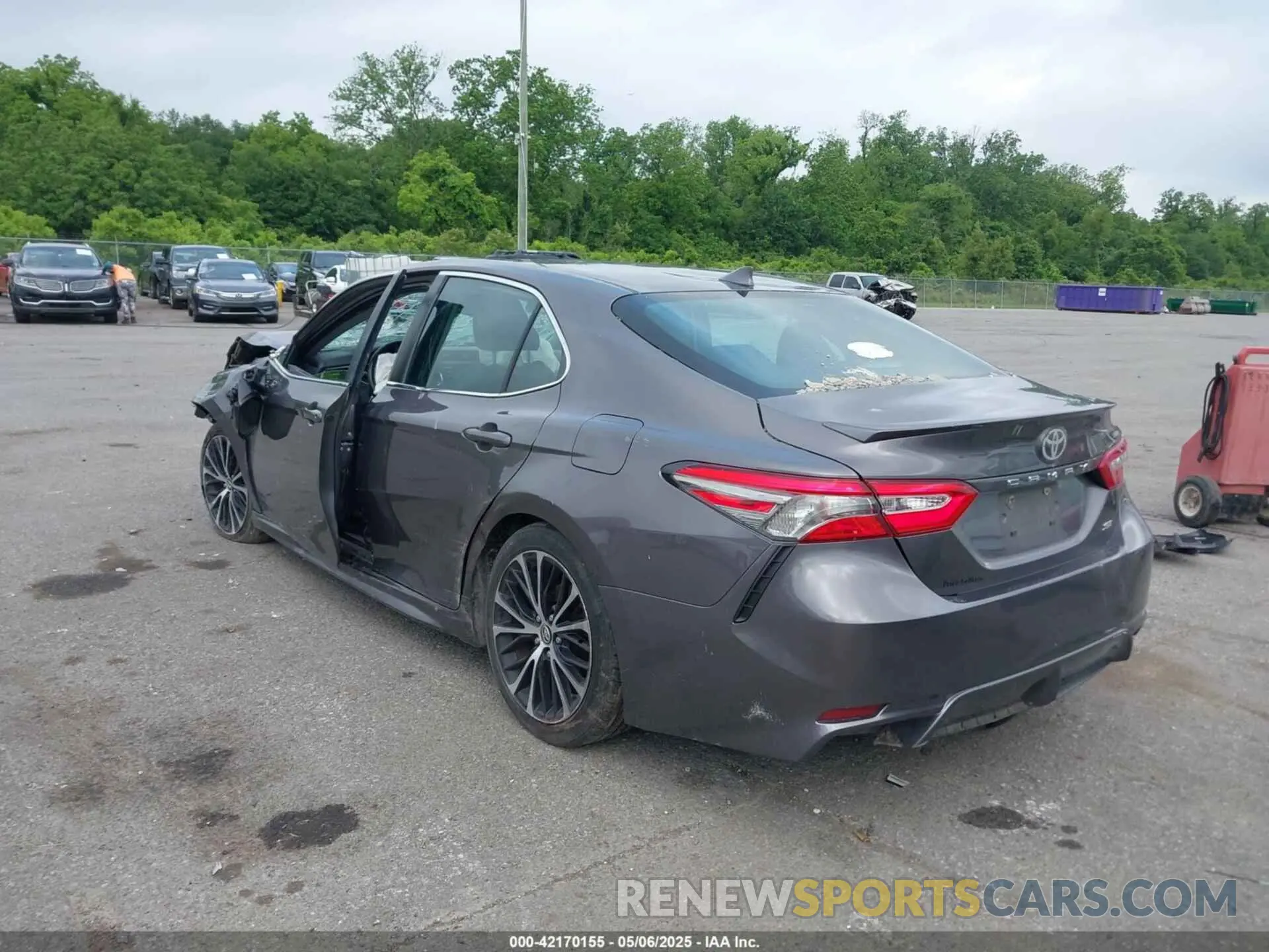 3 Фотография поврежденного автомобиля 4T1B11HK3KU218474 TOYOTA CAMRY 2019