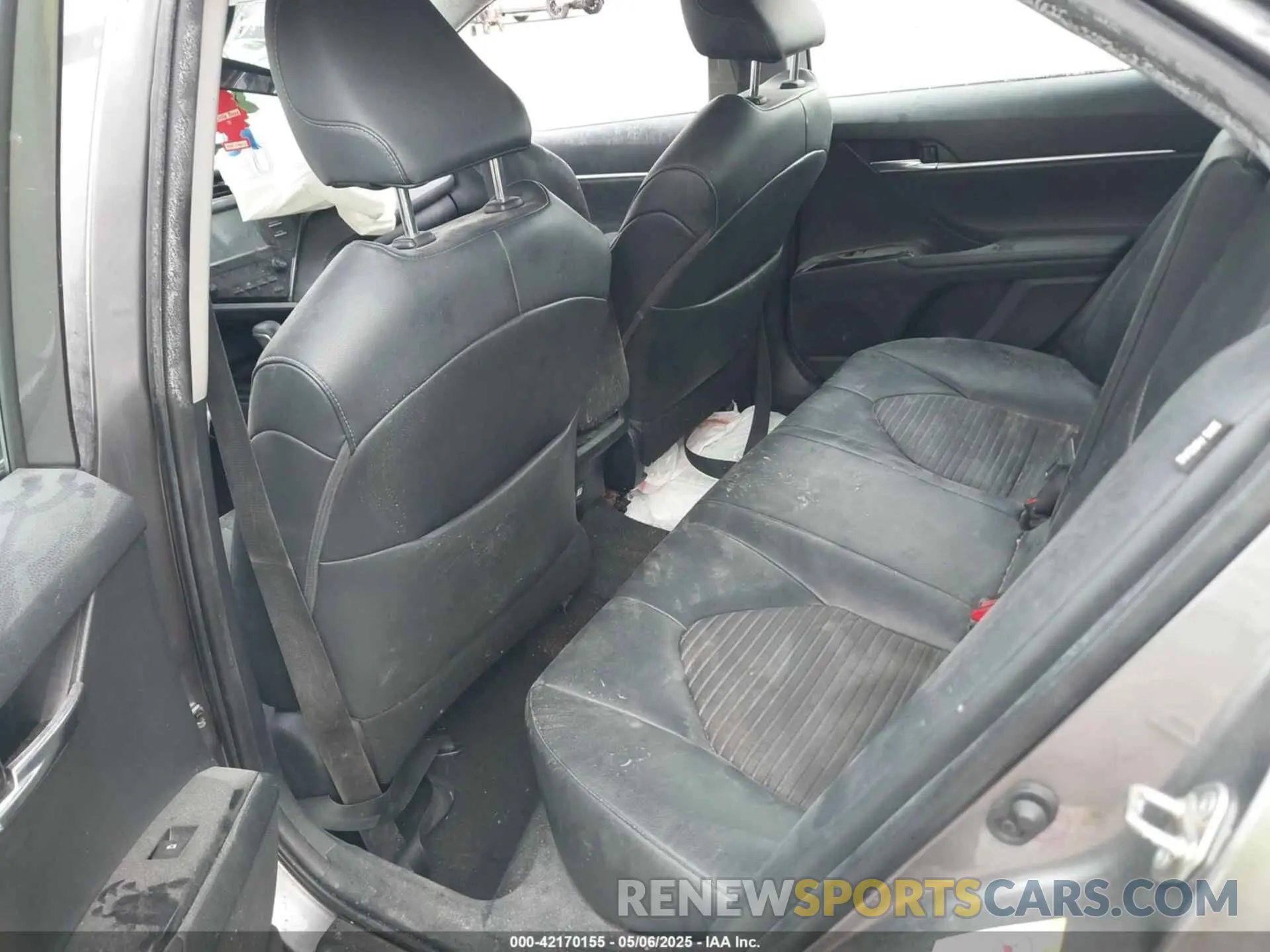 8 Фотография поврежденного автомобиля 4T1B11HK3KU218474 TOYOTA CAMRY 2019