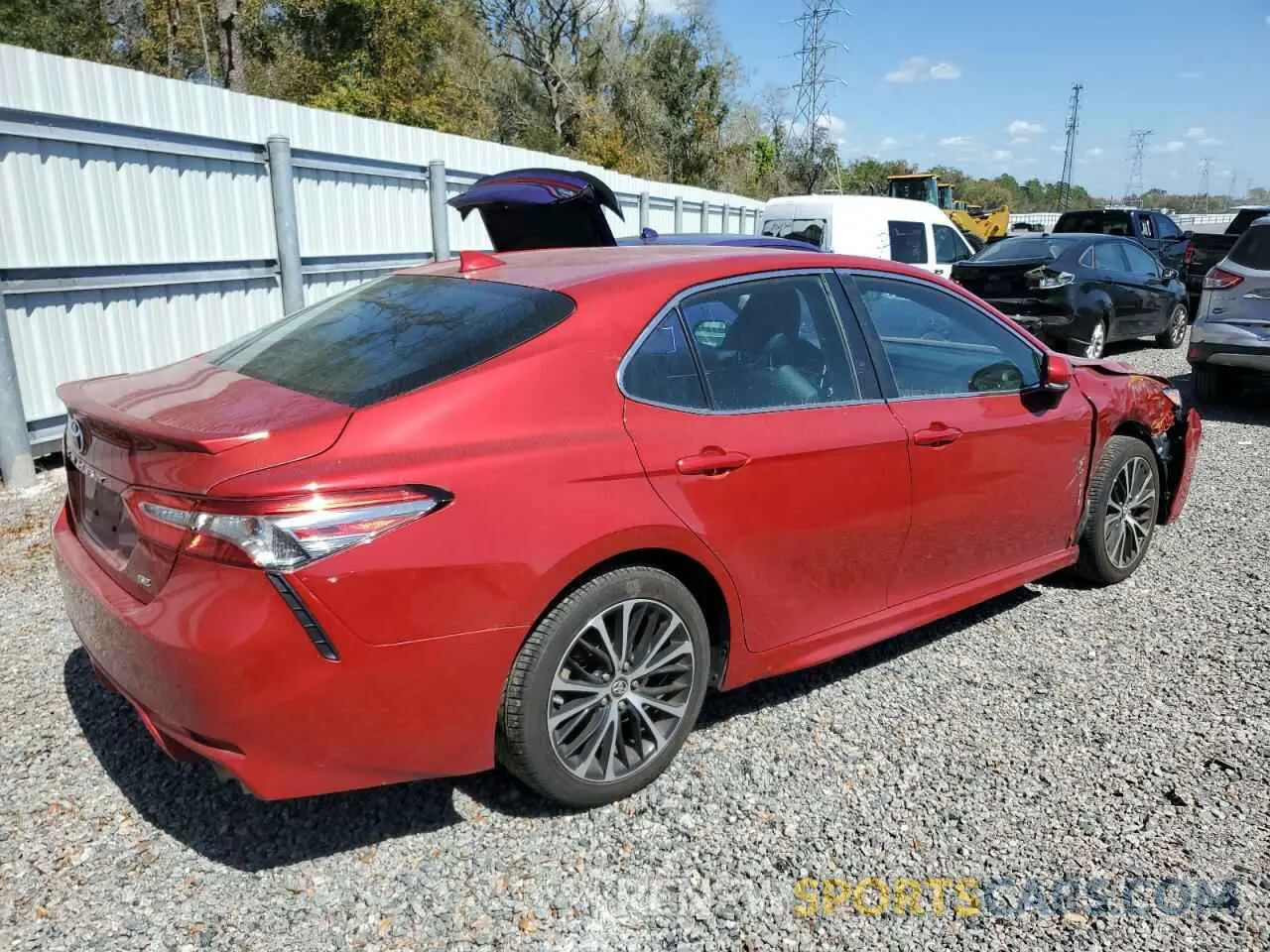 3 Фотография поврежденного автомобиля 4T1B11HK3KU233847 TOYOTA CAMRY 2019