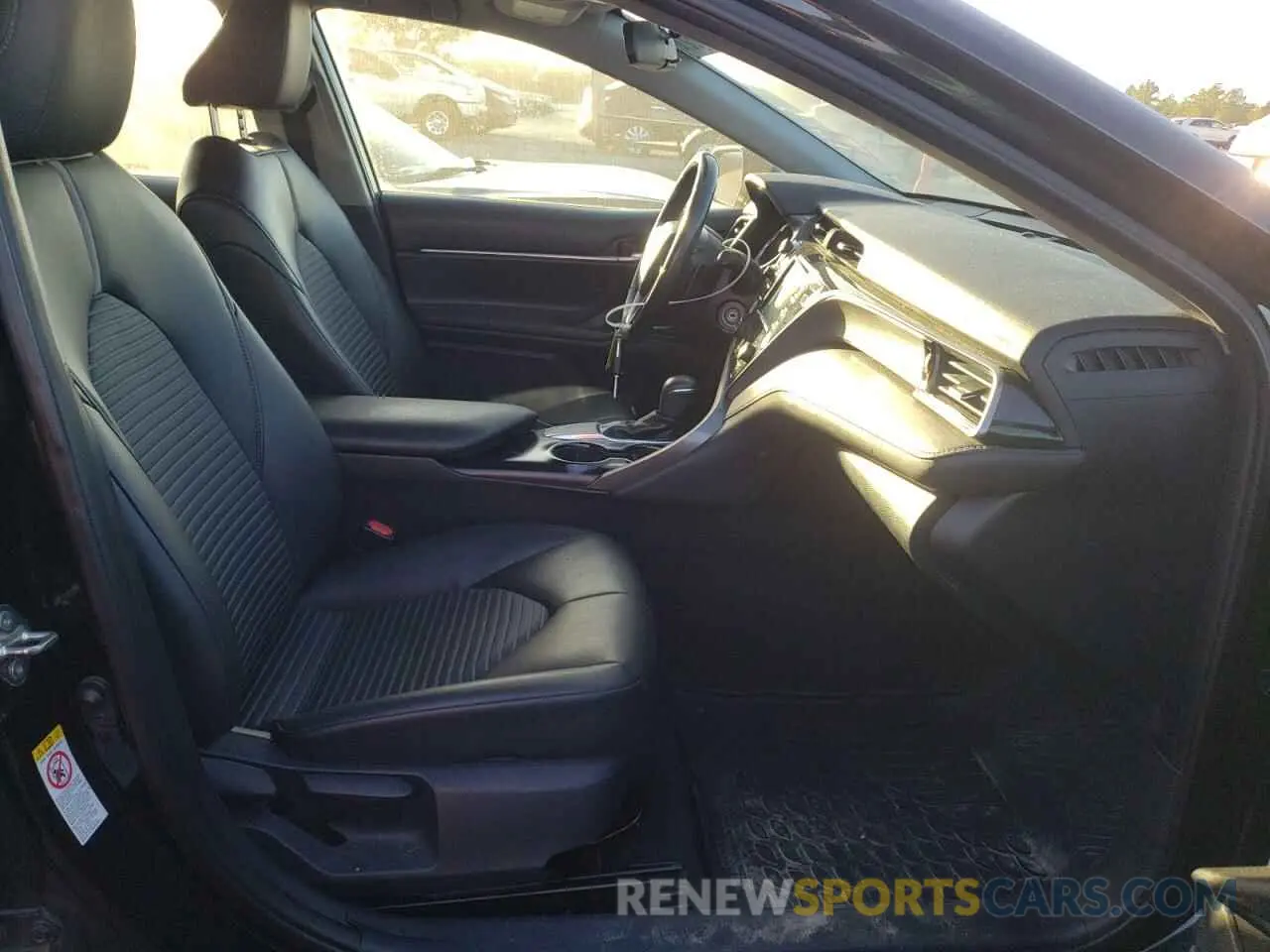 5 Photograph of a damaged car 4T1B11HK3KU235582 TOYOTA CAMRY 2019
