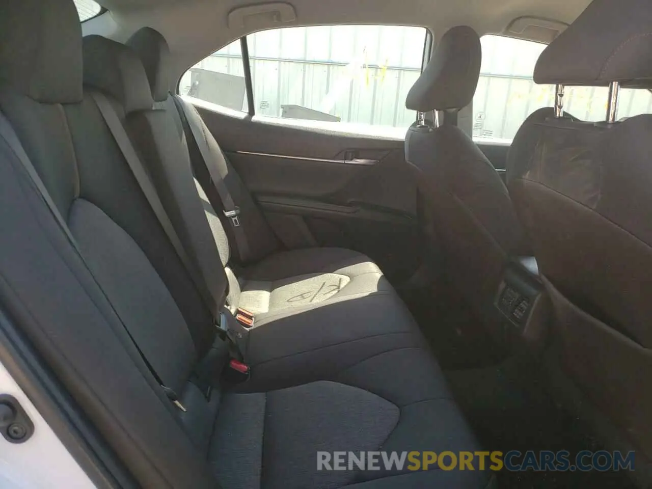 6 Photograph of a damaged car 4T1B11HK3KU246369 TOYOTA CAMRY 2019