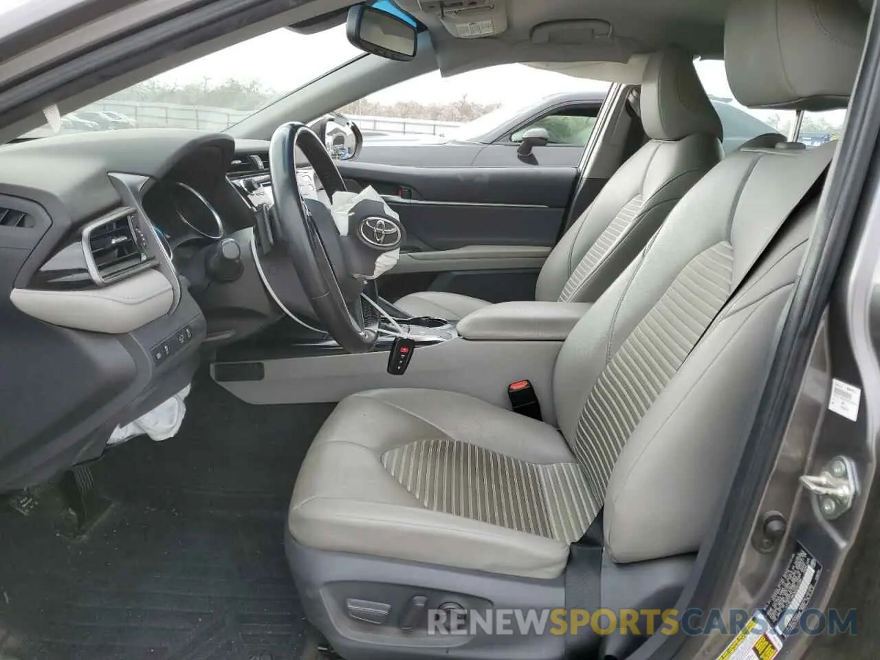7 Photograph of a damaged car 4T1B11HK3KU247294 TOYOTA CAMRY 2019