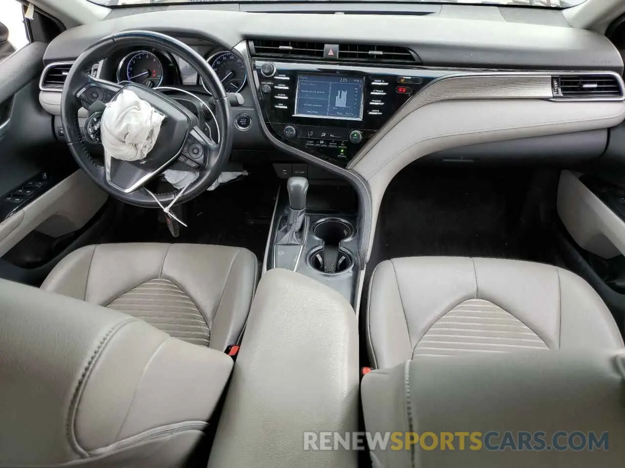 8 Photograph of a damaged car 4T1B11HK3KU247294 TOYOTA CAMRY 2019