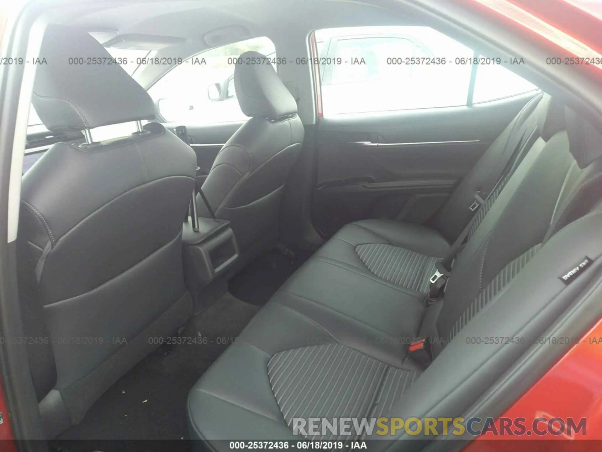 8 Photograph of a damaged car 4T1B11HK3KU249353 TOYOTA CAMRY 2019