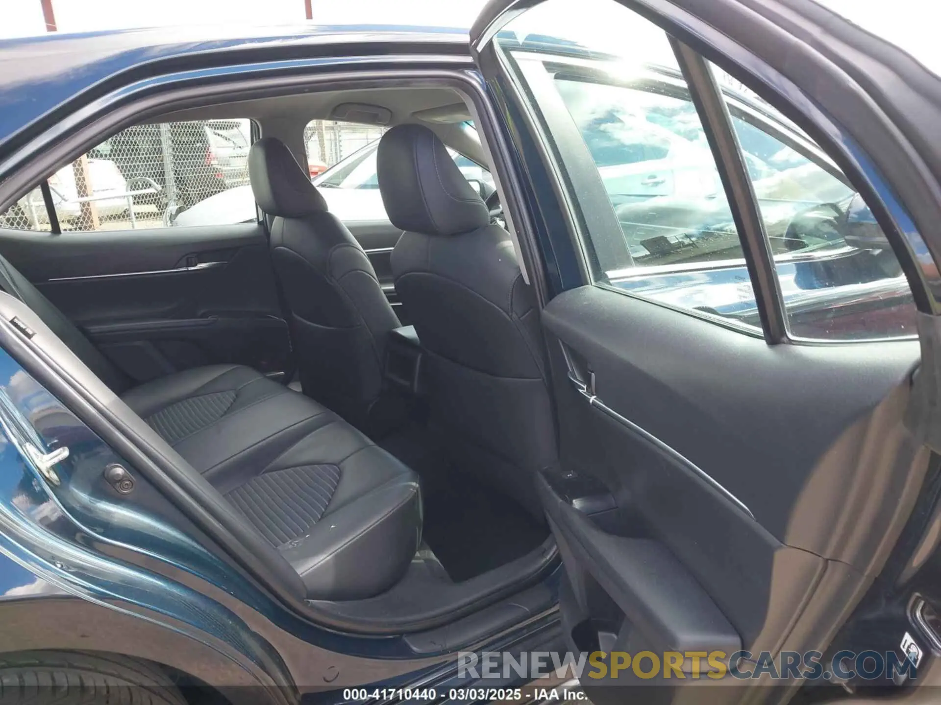 8 Photograph of a damaged car 4T1B11HK3KU255136 TOYOTA CAMRY 2019