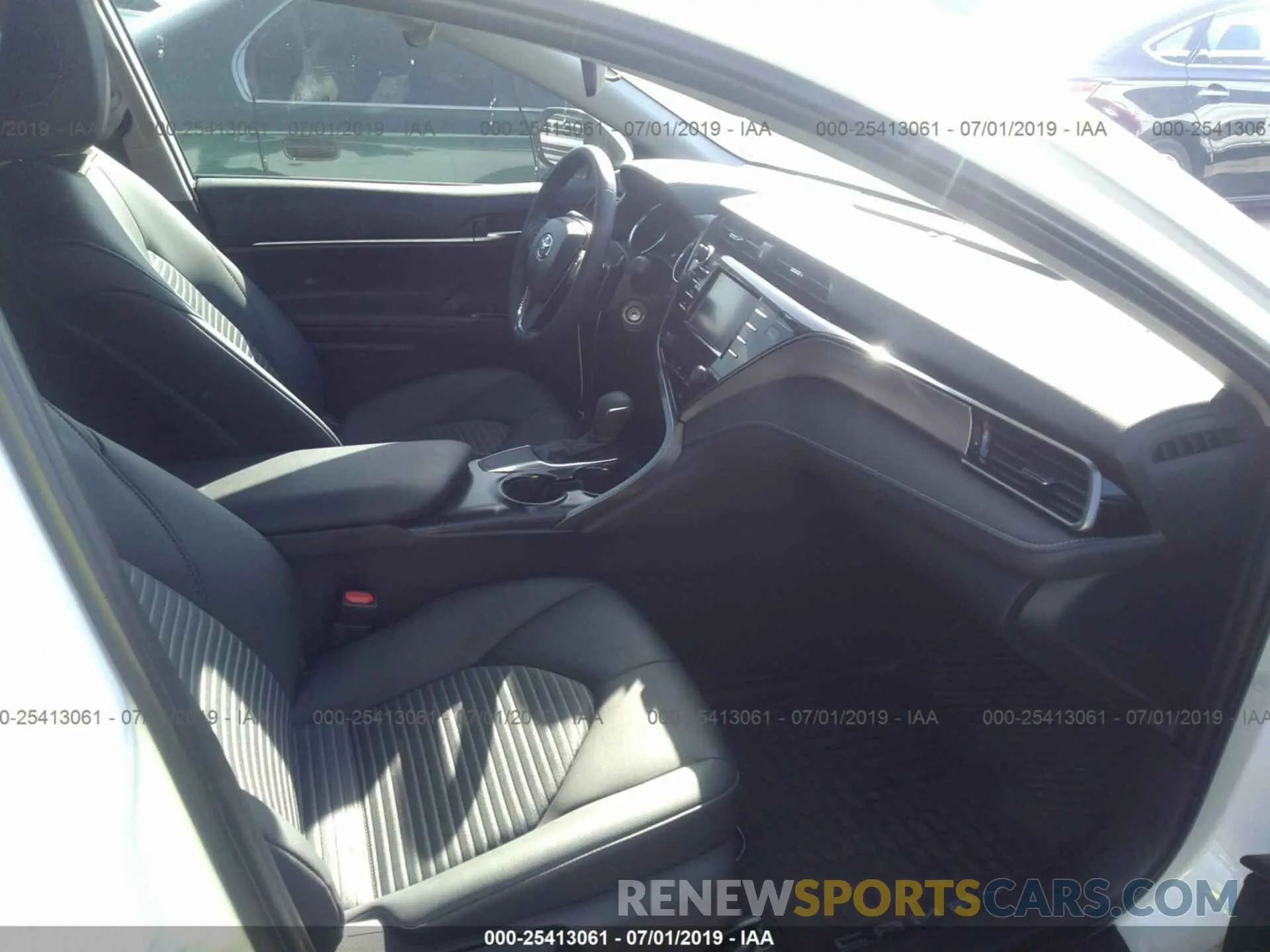 5 Photograph of a damaged car 4T1B11HK3KU255234 TOYOTA CAMRY 2019