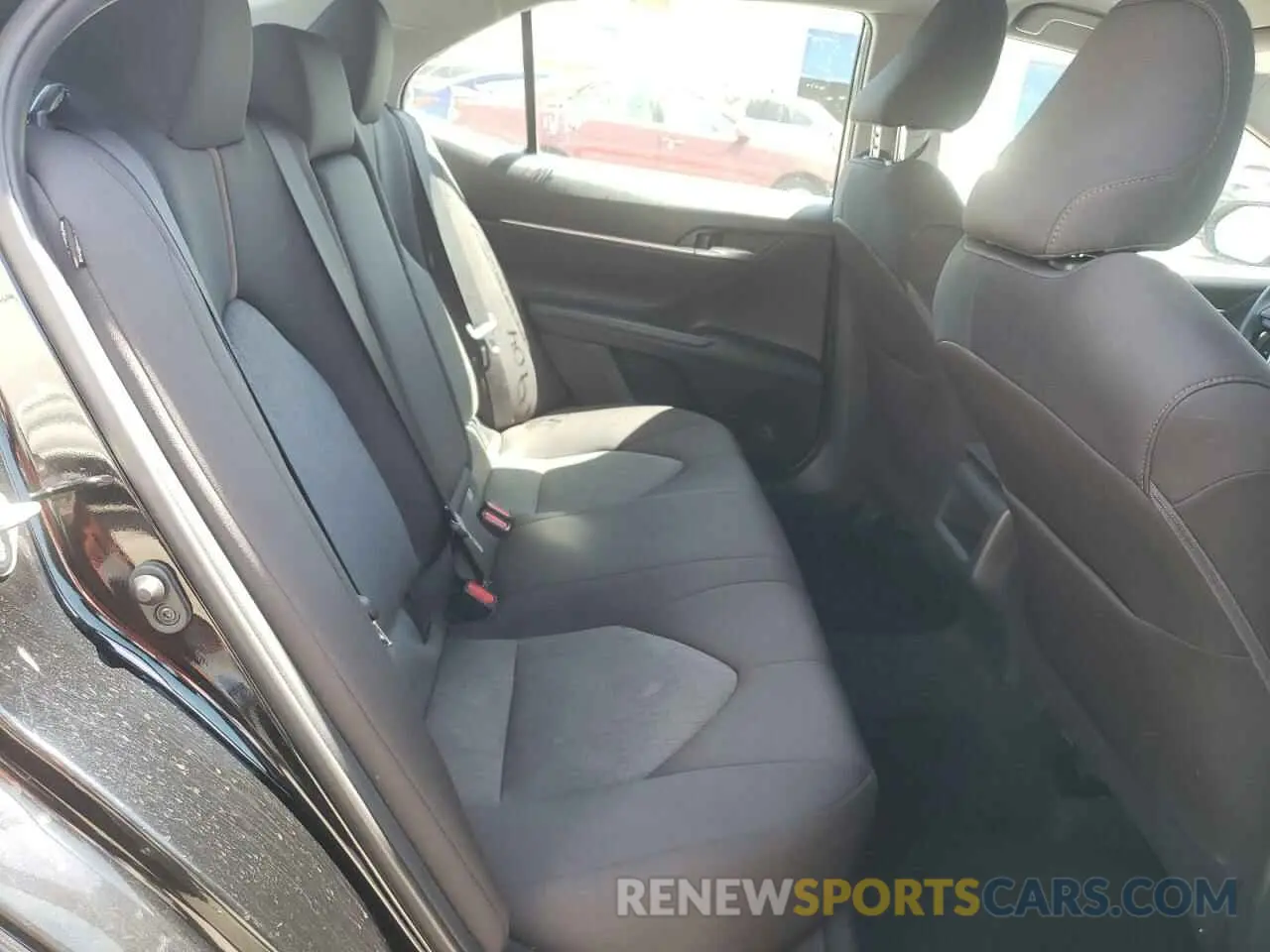 6 Photograph of a damaged car 4T1B11HK3KU255833 TOYOTA CAMRY 2019