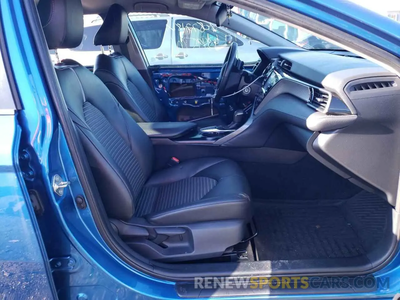 5 Photograph of a damaged car 4T1B11HK3KU258389 TOYOTA CAMRY 2019