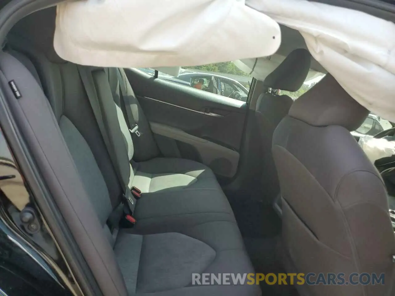 6 Фотография поврежденного автомобиля 4T1B11HK3KU261163 TOYOTA CAMRY 2019