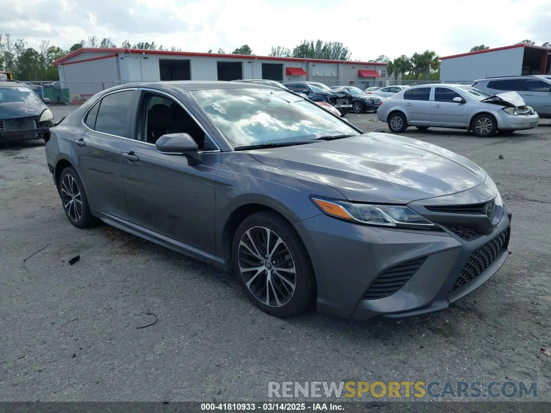 1 Фотография поврежденного автомобиля 4T1B11HK3KU276472 TOYOTA CAMRY 2019