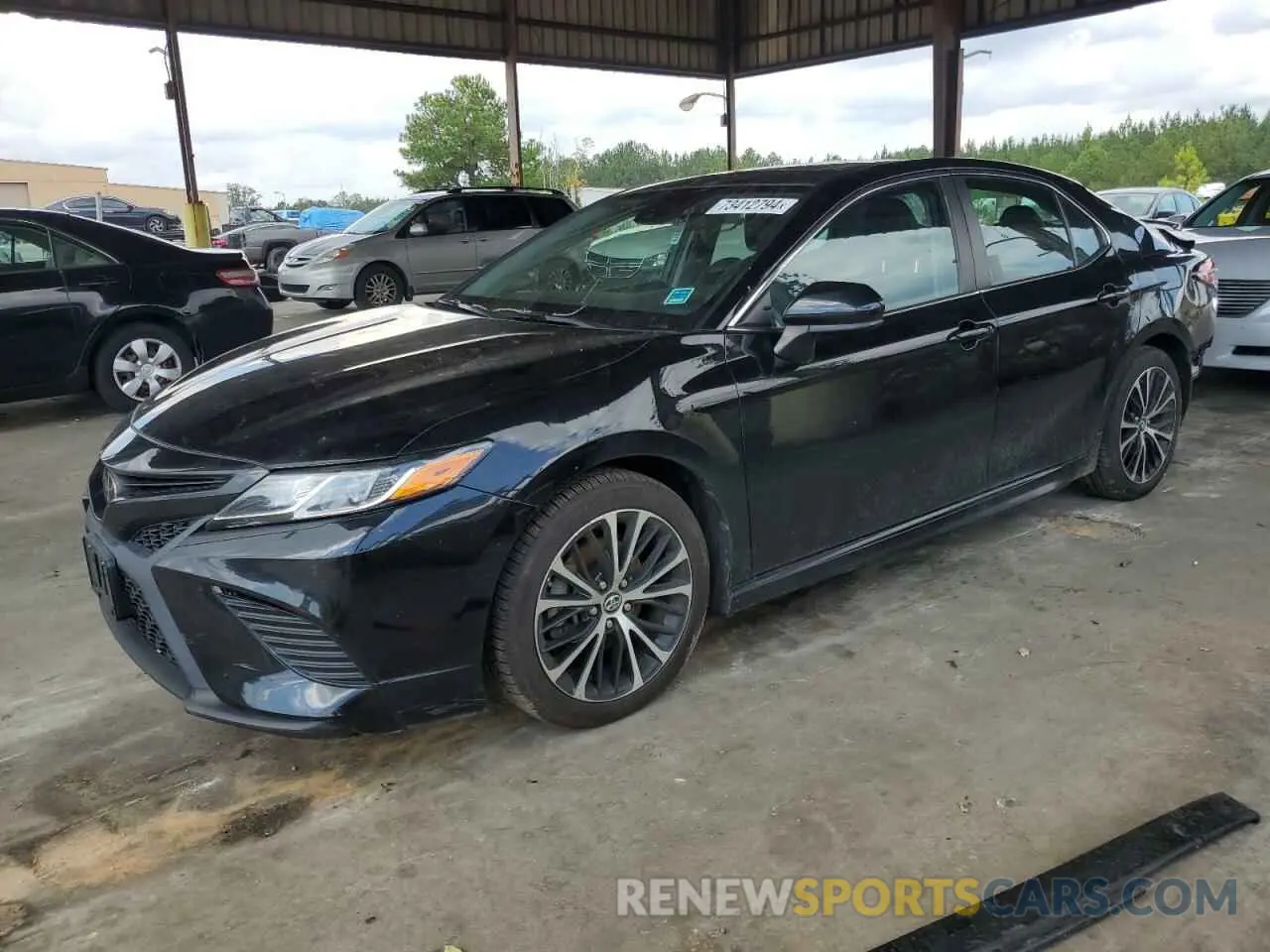 1 Фотография поврежденного автомобиля 4T1B11HK3KU280151 TOYOTA CAMRY 2019