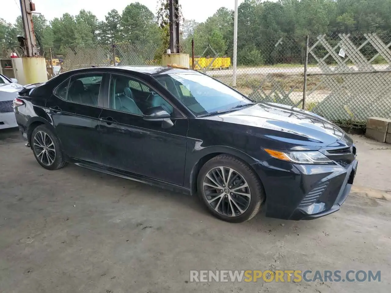 4 Фотография поврежденного автомобиля 4T1B11HK3KU280151 TOYOTA CAMRY 2019