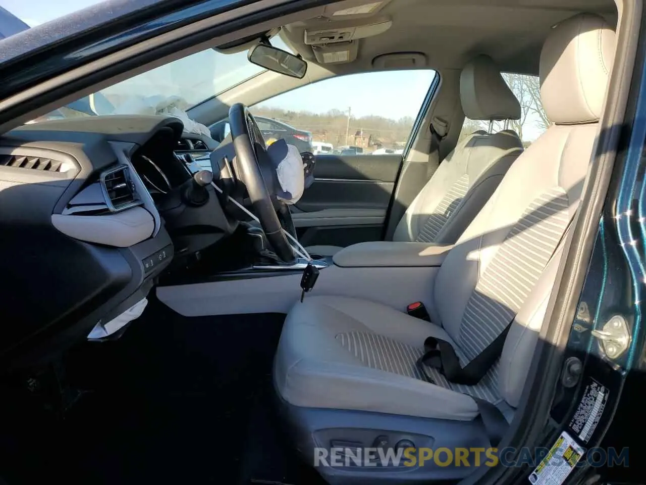 7 Photograph of a damaged car 4T1B11HK3KU282935 TOYOTA CAMRY 2019