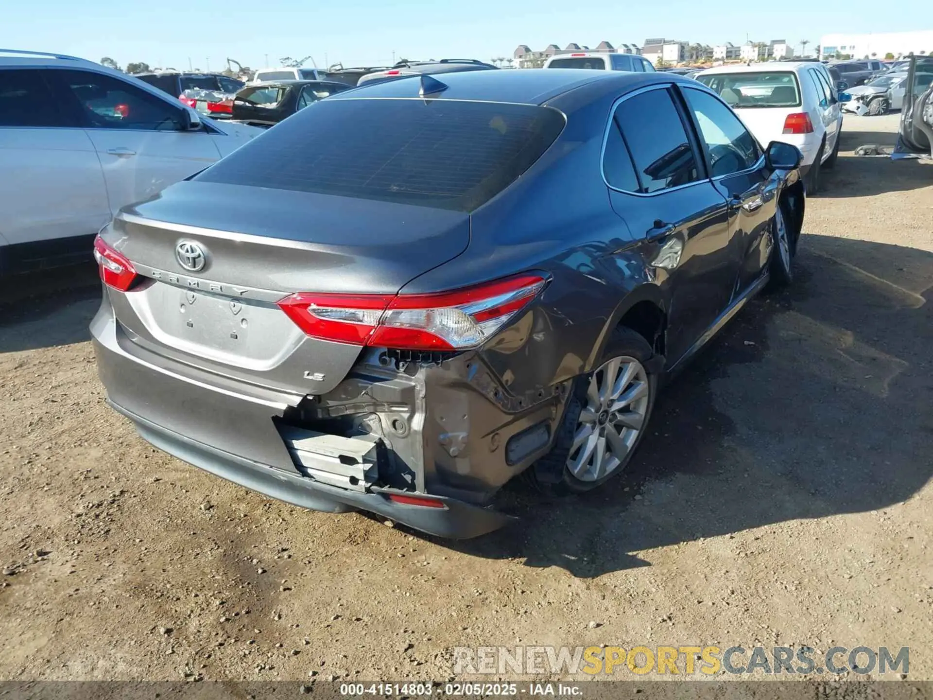 4 Photograph of a damaged car 4T1B11HK3KU284894 TOYOTA CAMRY 2019