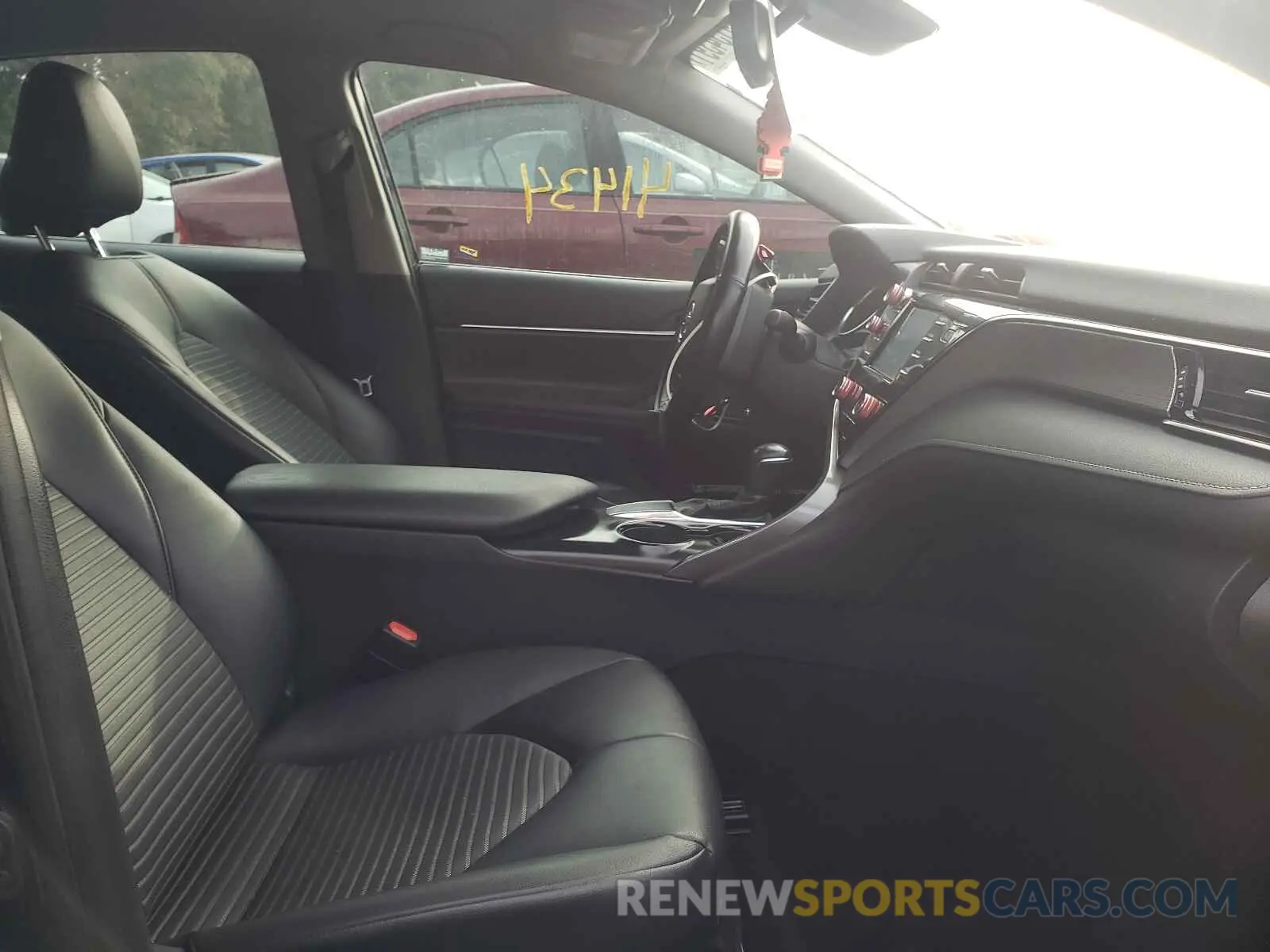 5 Photograph of a damaged car 4T1B11HK3KU290212 TOYOTA CAMRY 2019