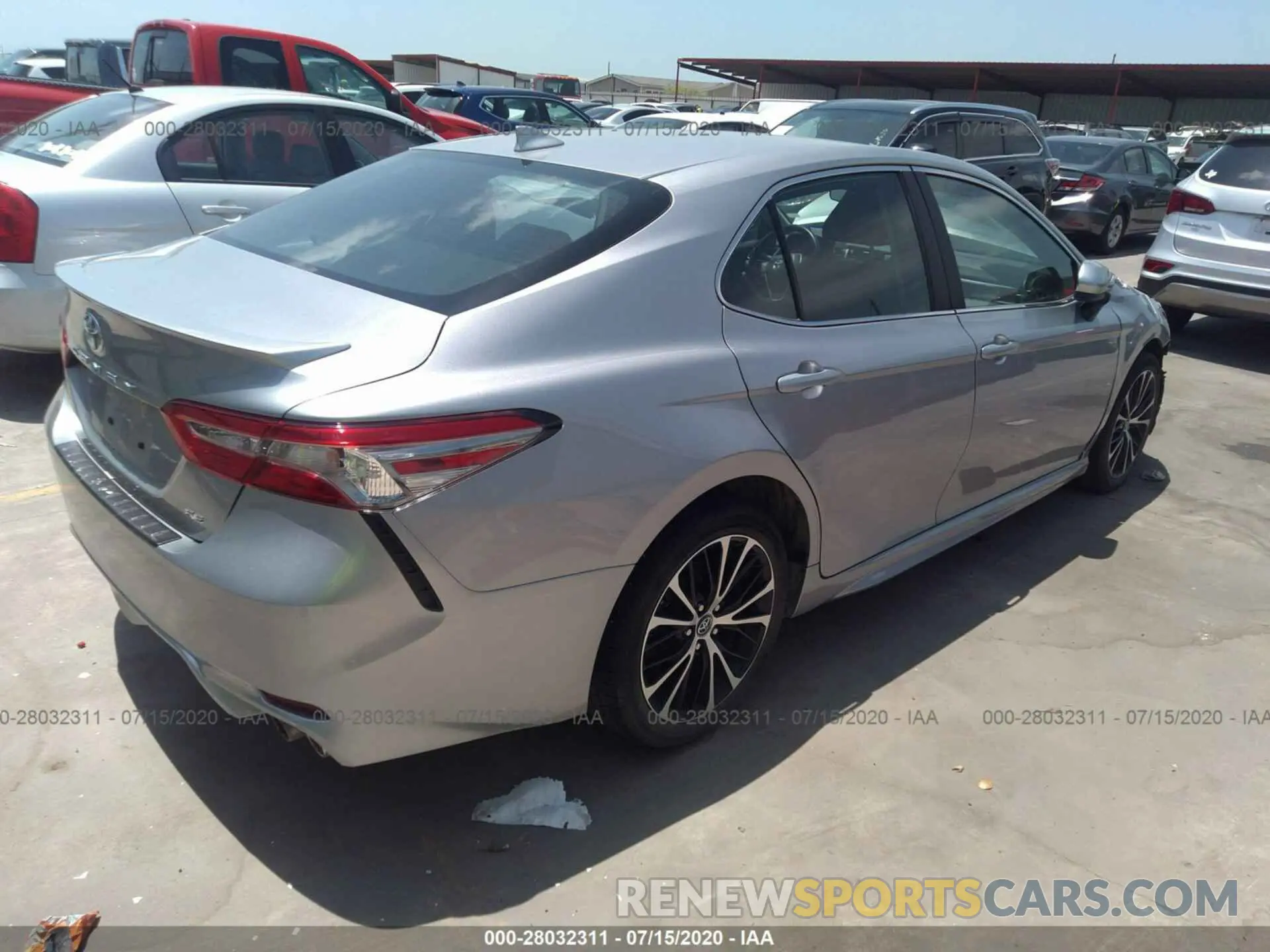 4 Photograph of a damaged car 4T1B11HK3KU680128 TOYOTA CAMRY 2019