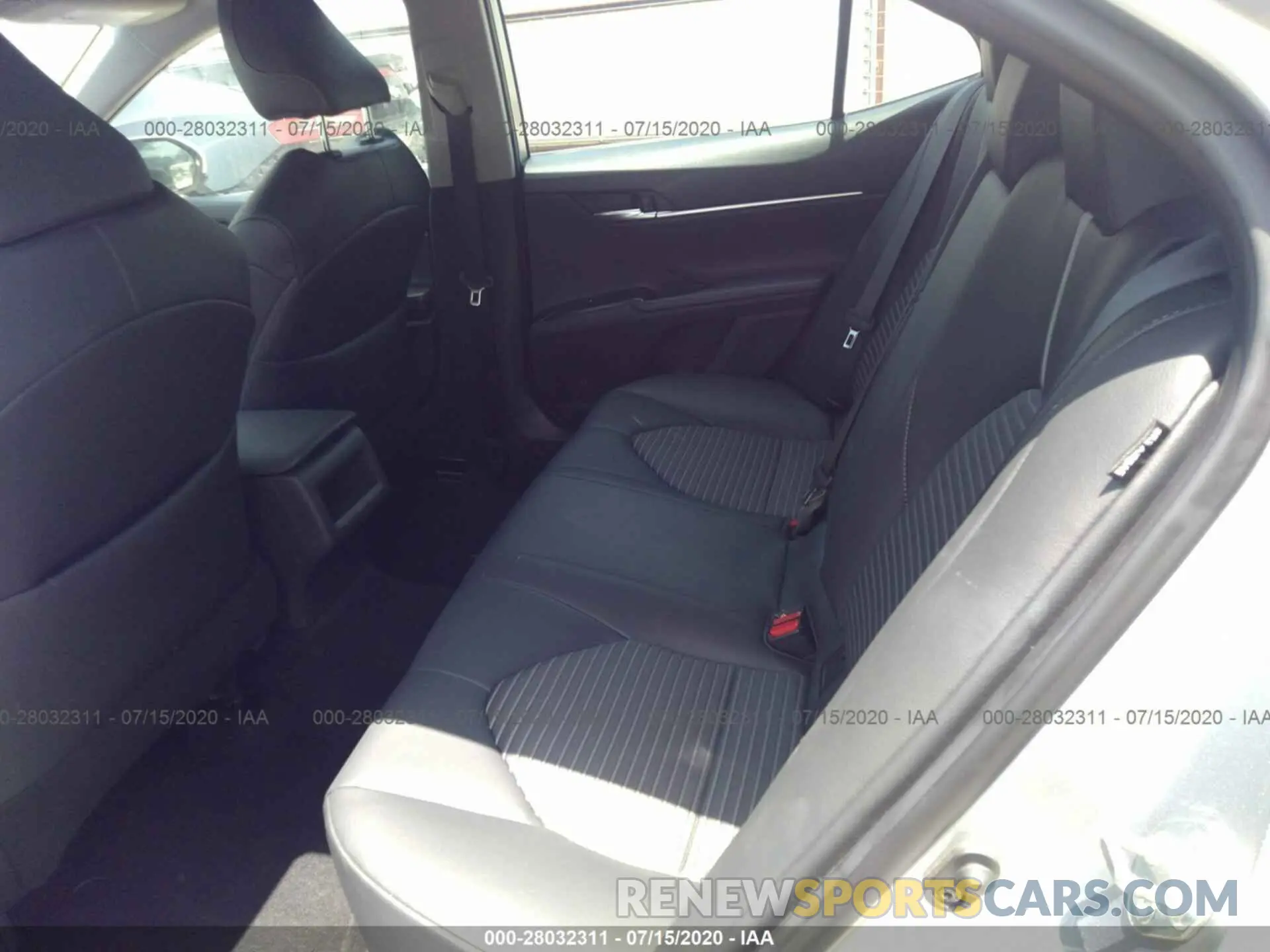 8 Photograph of a damaged car 4T1B11HK3KU680128 TOYOTA CAMRY 2019