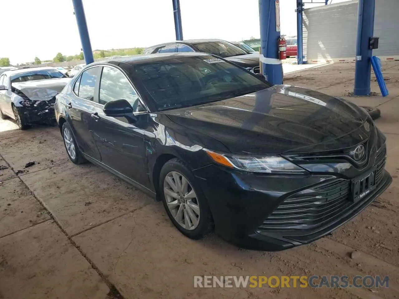 4 Photograph of a damaged car 4T1B11HK3KU682722 TOYOTA CAMRY 2019