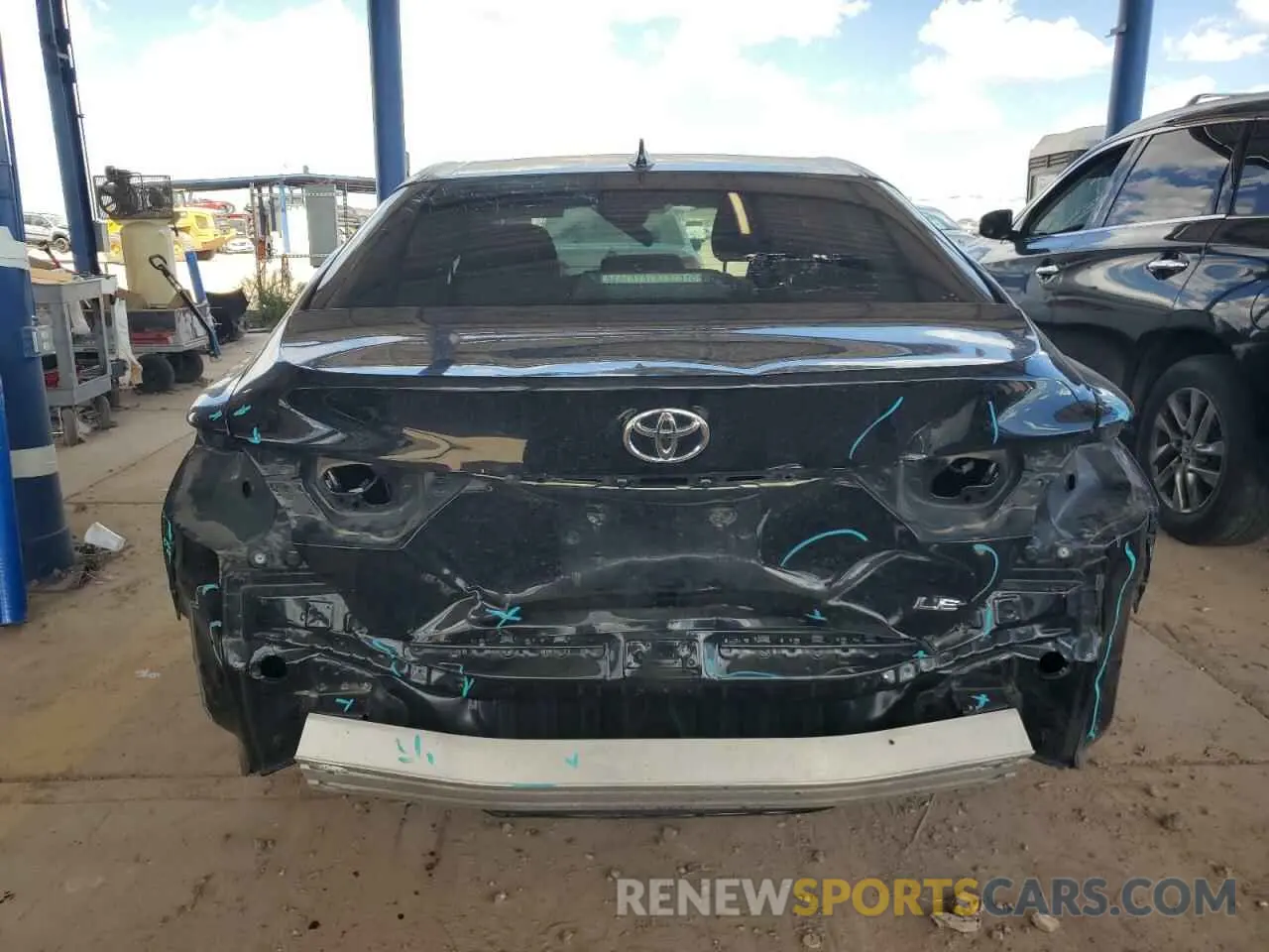 6 Photograph of a damaged car 4T1B11HK3KU682722 TOYOTA CAMRY 2019