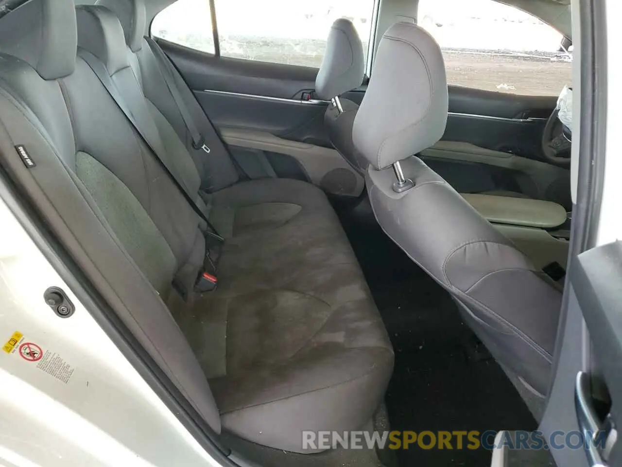 10 Фотография поврежденного автомобиля 4T1B11HK3KU684129 TOYOTA CAMRY 2019