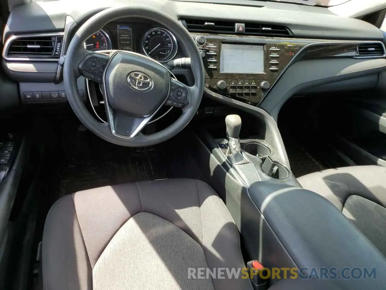 8 Photograph of a damaged car 4T1B11HK3KU684714 TOYOTA CAMRY 2019
