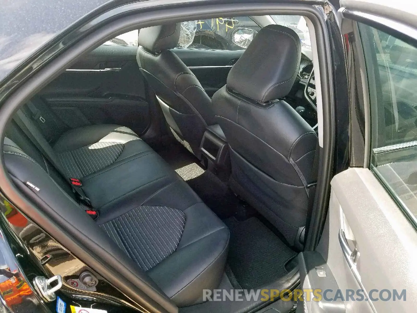 6 Photograph of a damaged car 4T1B11HK3KU684910 TOYOTA CAMRY 2019