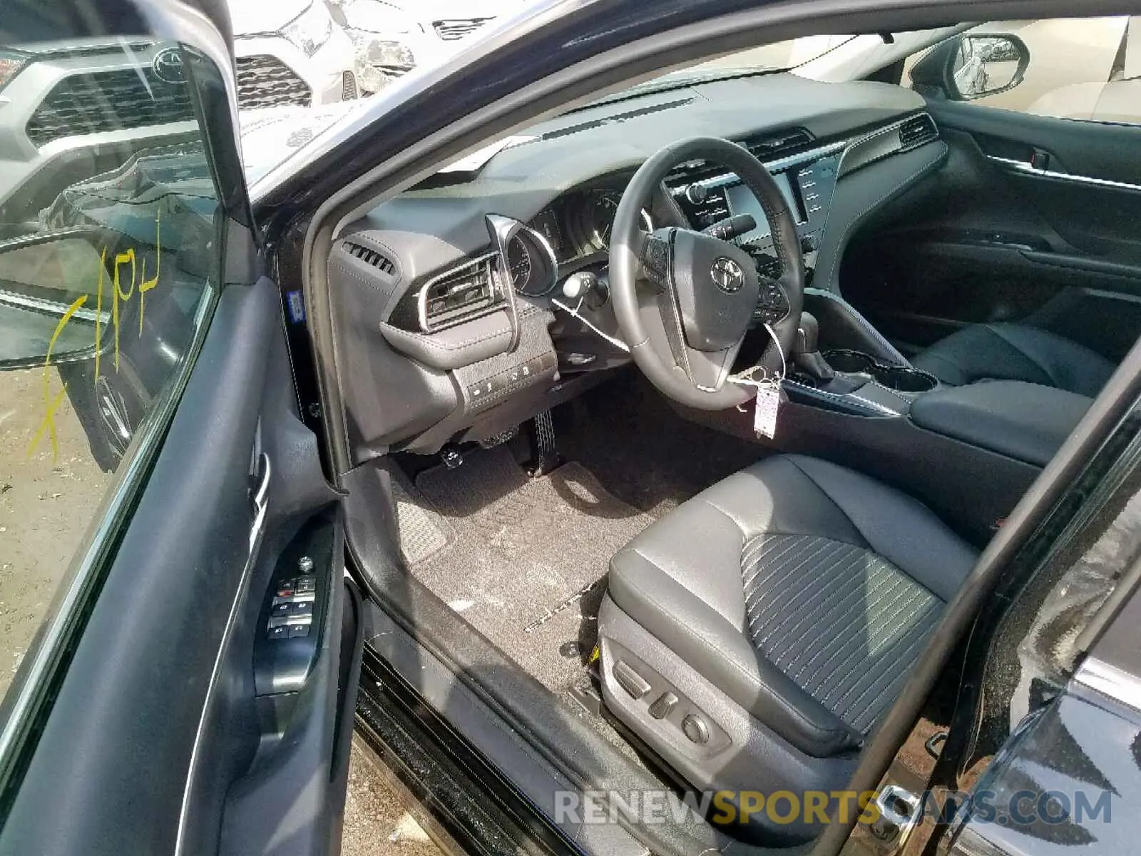 9 Photograph of a damaged car 4T1B11HK3KU684910 TOYOTA CAMRY 2019