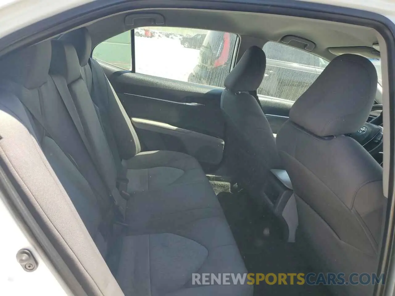 10 Photograph of a damaged car 4T1B11HK3KU687581 TOYOTA CAMRY 2019