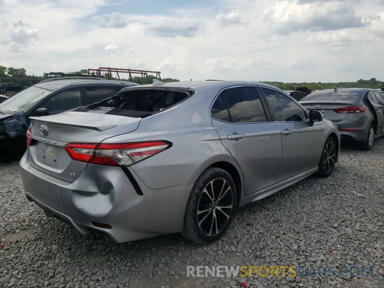 4 Photograph of a damaged car 4T1B11HK3KU694787 TOYOTA CAMRY 2019