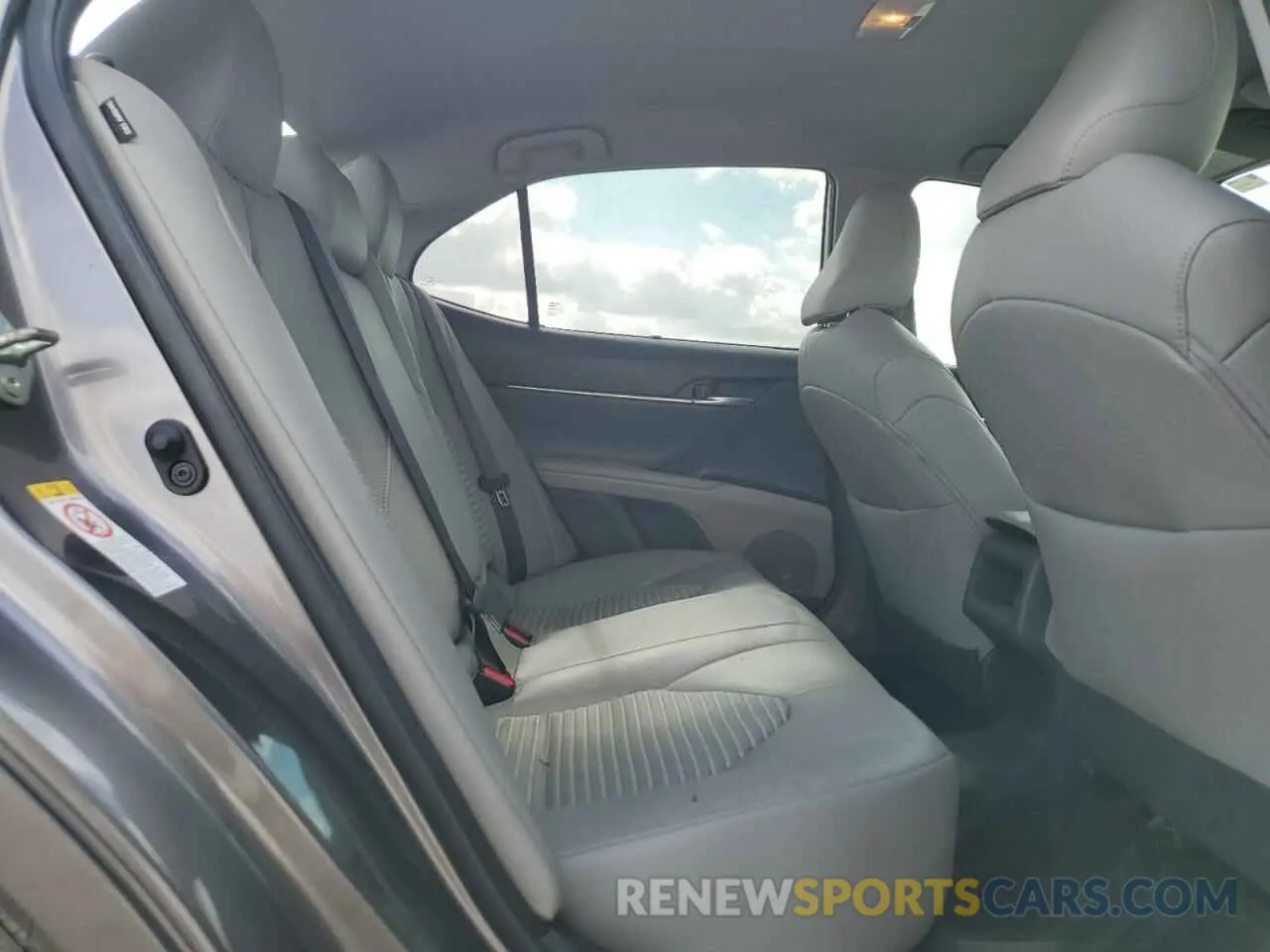 10 Фотография поврежденного автомобиля 4T1B11HK3KU694823 TOYOTA CAMRY 2019