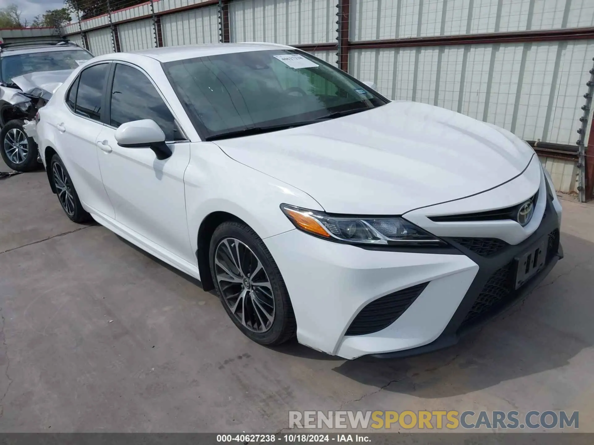1 Photograph of a damaged car 4T1B11HK3KU695728 TOYOTA CAMRY 2019