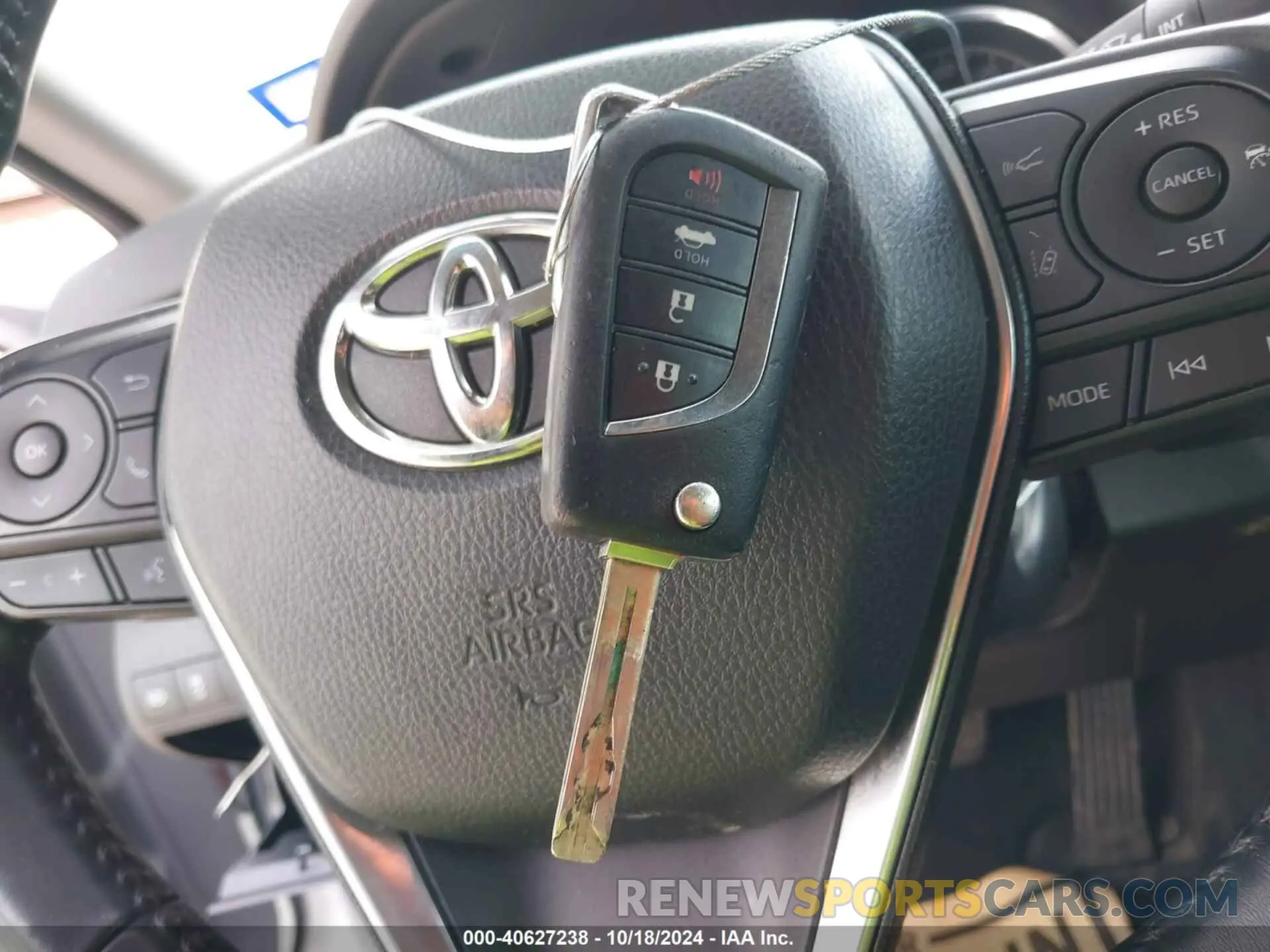 11 Photograph of a damaged car 4T1B11HK3KU695728 TOYOTA CAMRY 2019