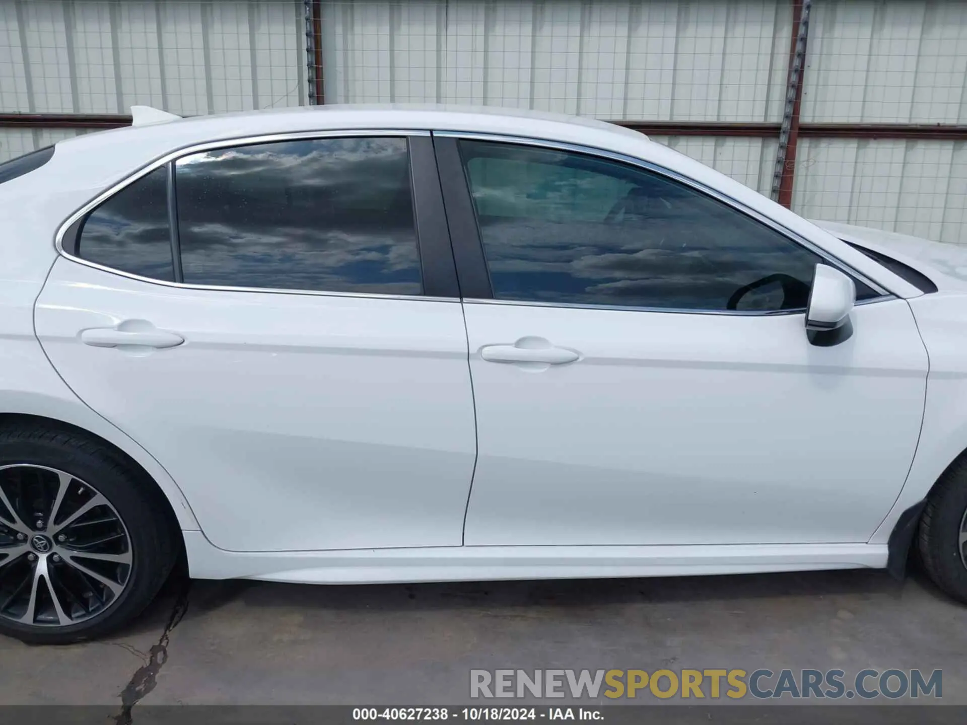 13 Photograph of a damaged car 4T1B11HK3KU695728 TOYOTA CAMRY 2019