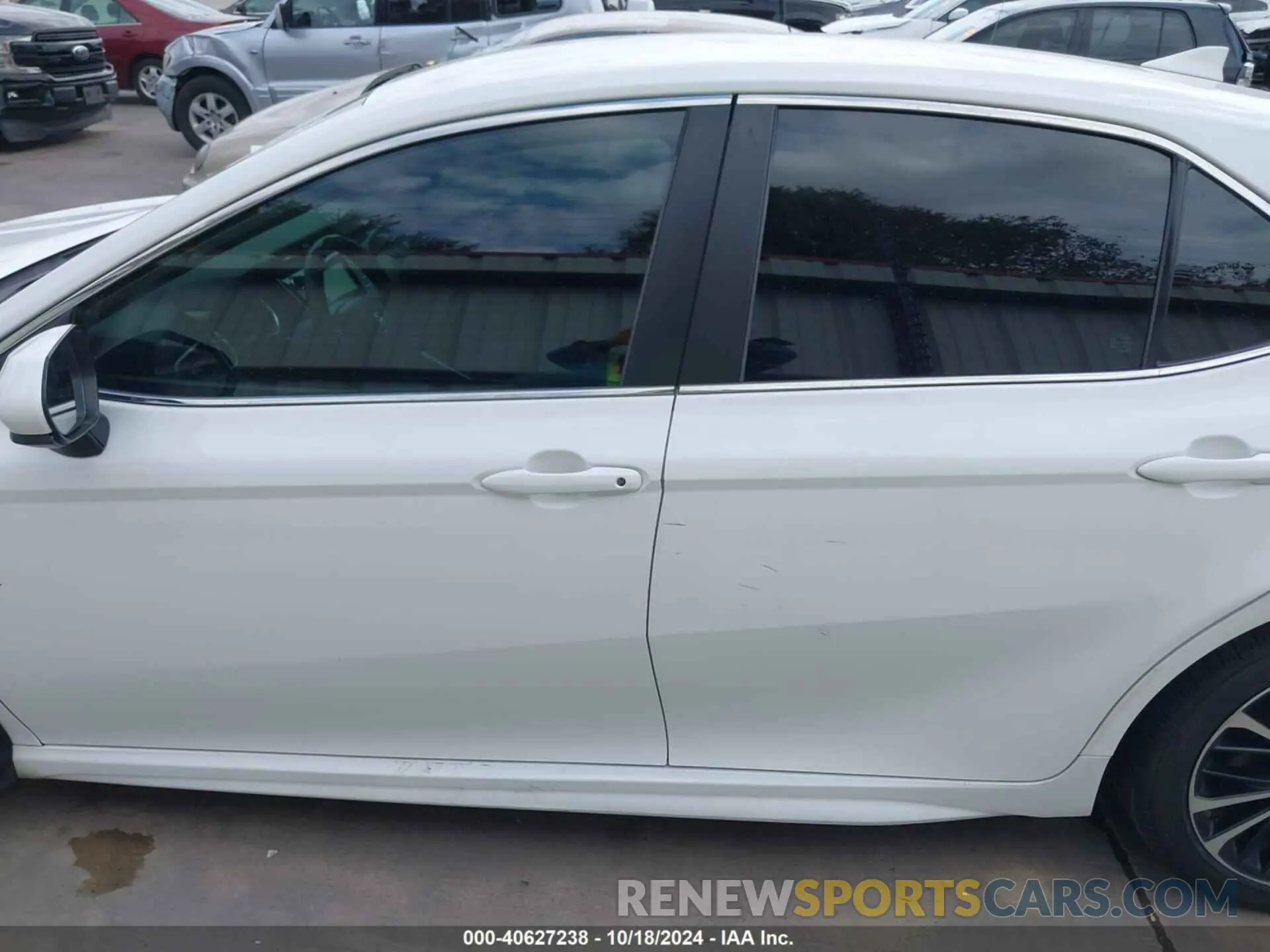 14 Photograph of a damaged car 4T1B11HK3KU695728 TOYOTA CAMRY 2019
