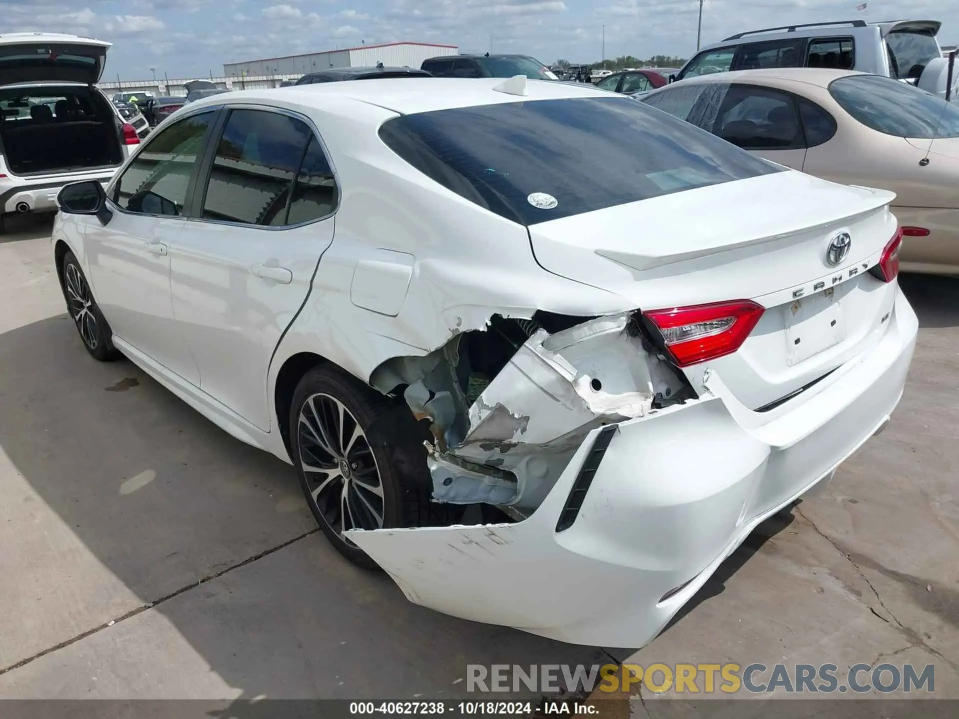 6 Photograph of a damaged car 4T1B11HK3KU695728 TOYOTA CAMRY 2019