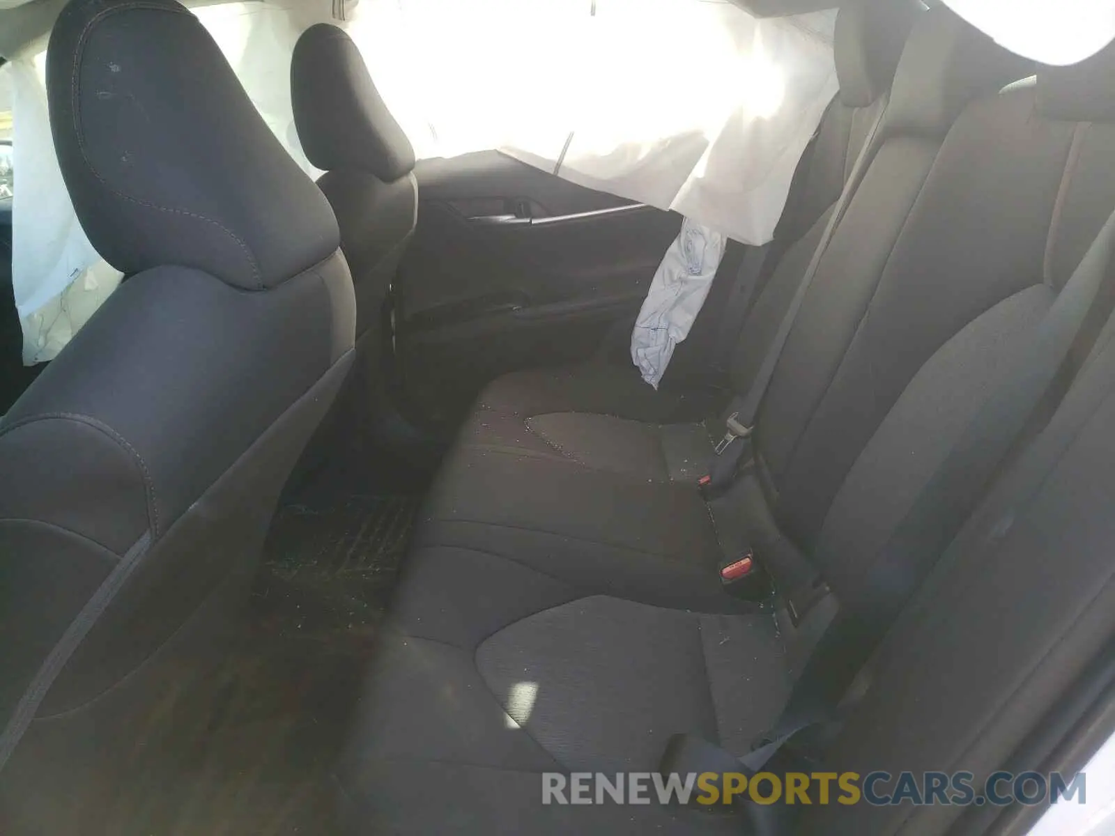 6 Photograph of a damaged car 4T1B11HK3KU696085 TOYOTA CAMRY 2019