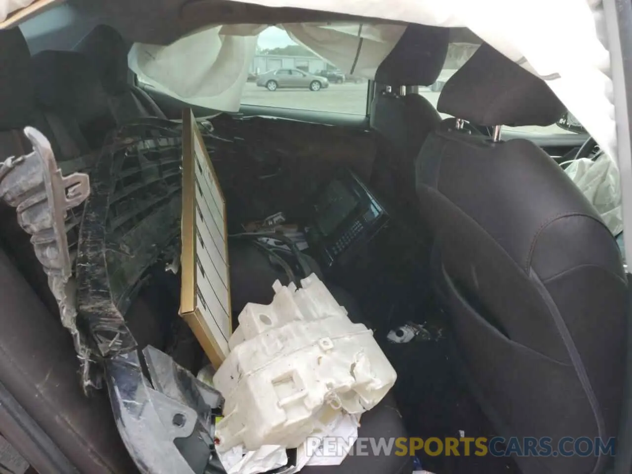 10 Фотография поврежденного автомобиля 4T1B11HK3KU696443 TOYOTA CAMRY 2019