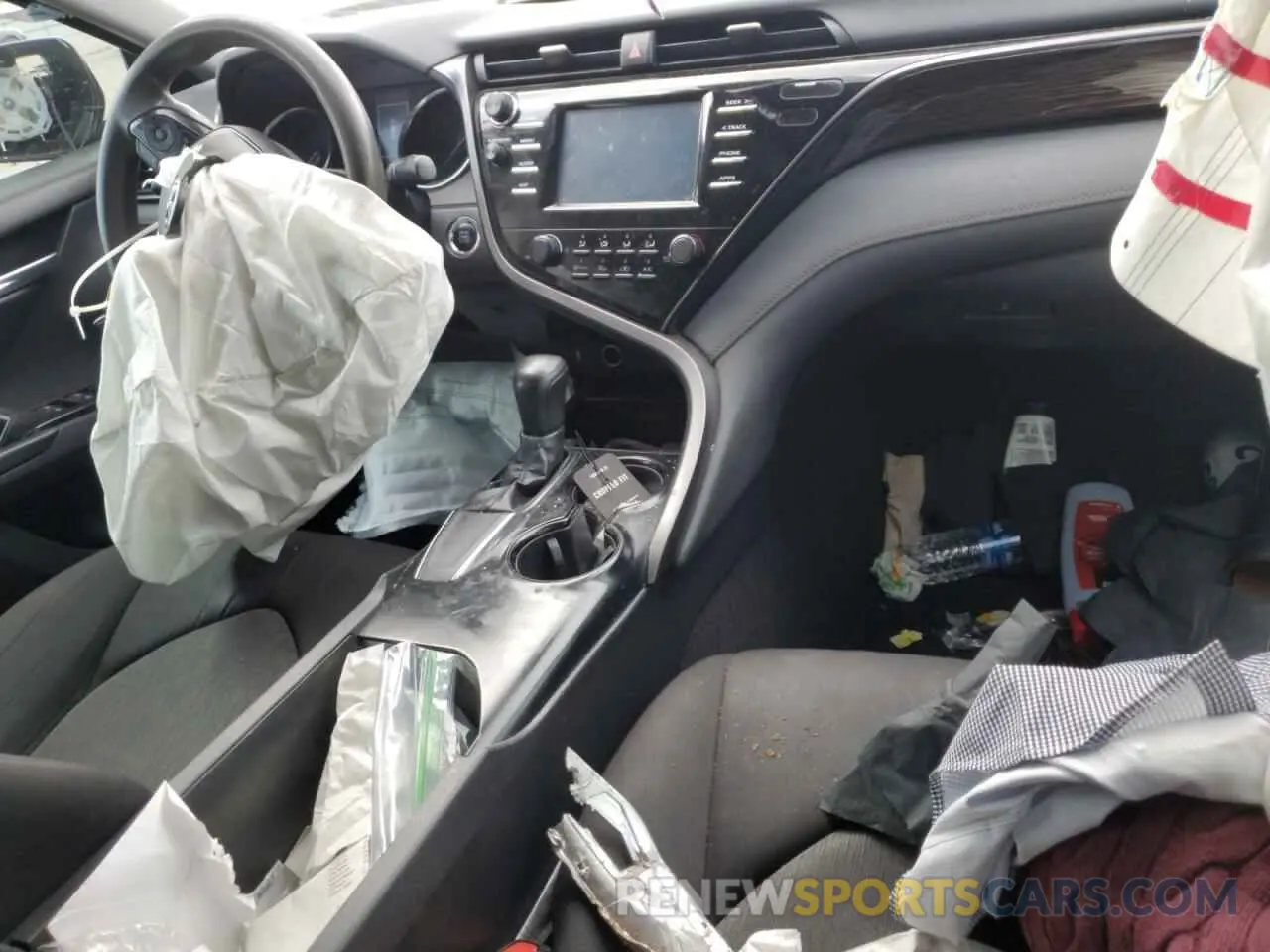 8 Фотография поврежденного автомобиля 4T1B11HK3KU696443 TOYOTA CAMRY 2019
