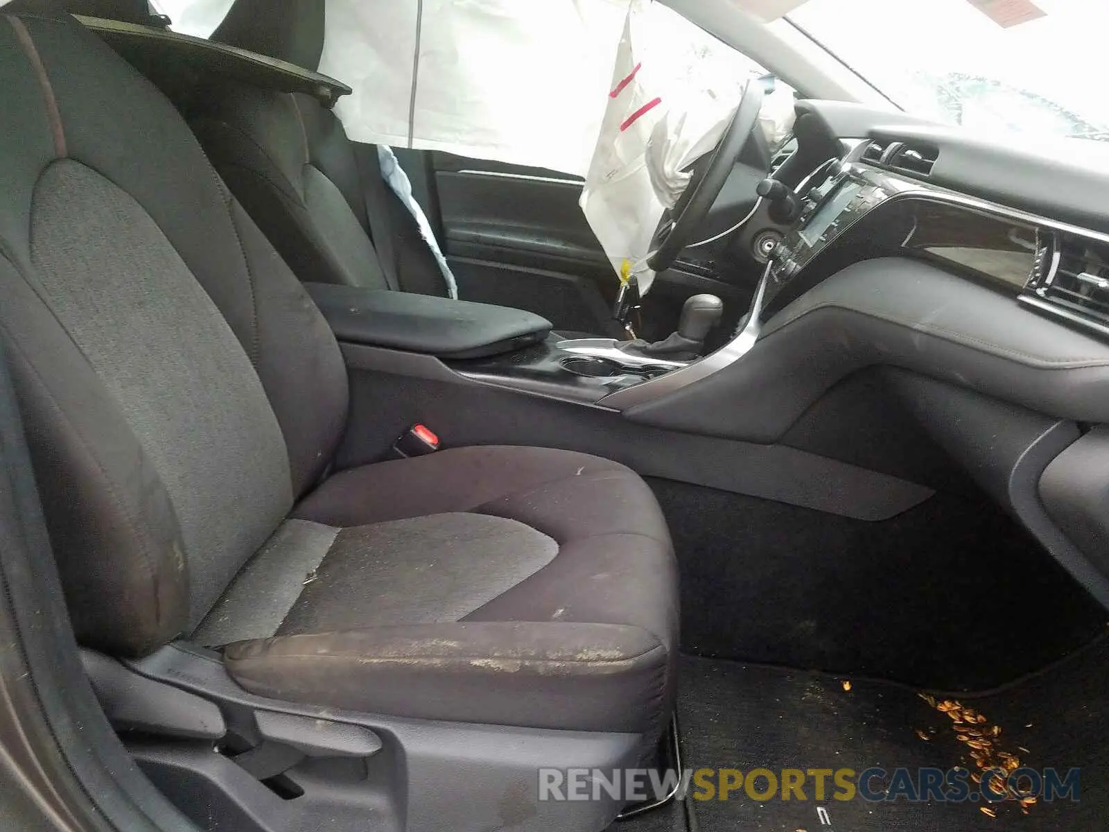 5 Photograph of a damaged car 4T1B11HK3KU696782 TOYOTA CAMRY 2019