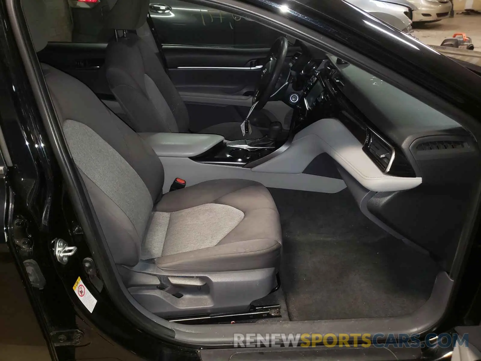 5 Photograph of a damaged car 4T1B11HK3KU698127 TOYOTA CAMRY 2019